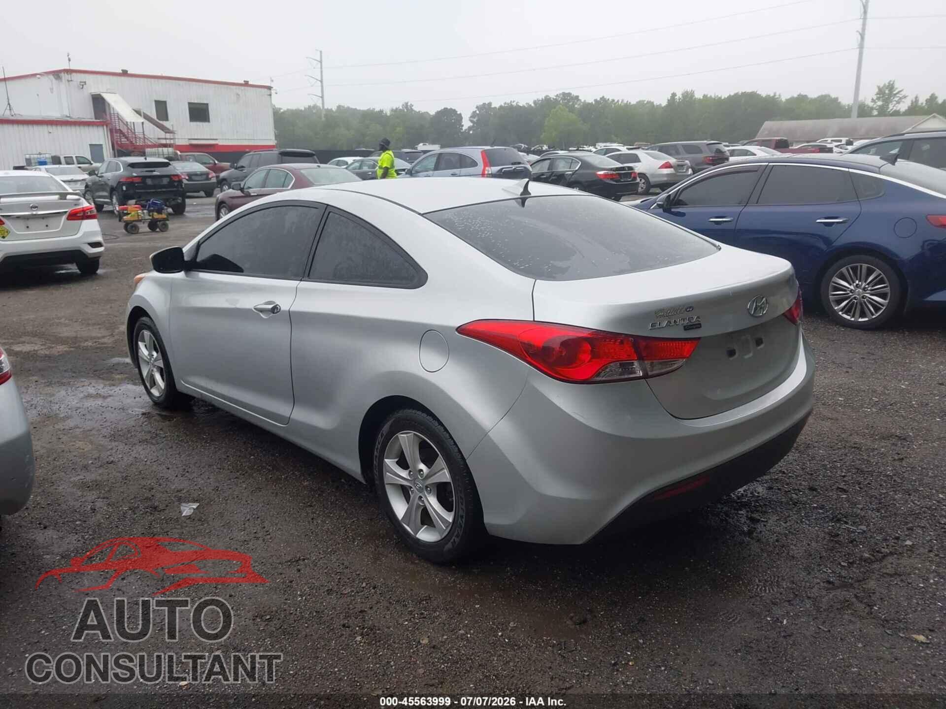 HYUNDAI ELANTRA 2013 - KMHDH6AE8DU013046