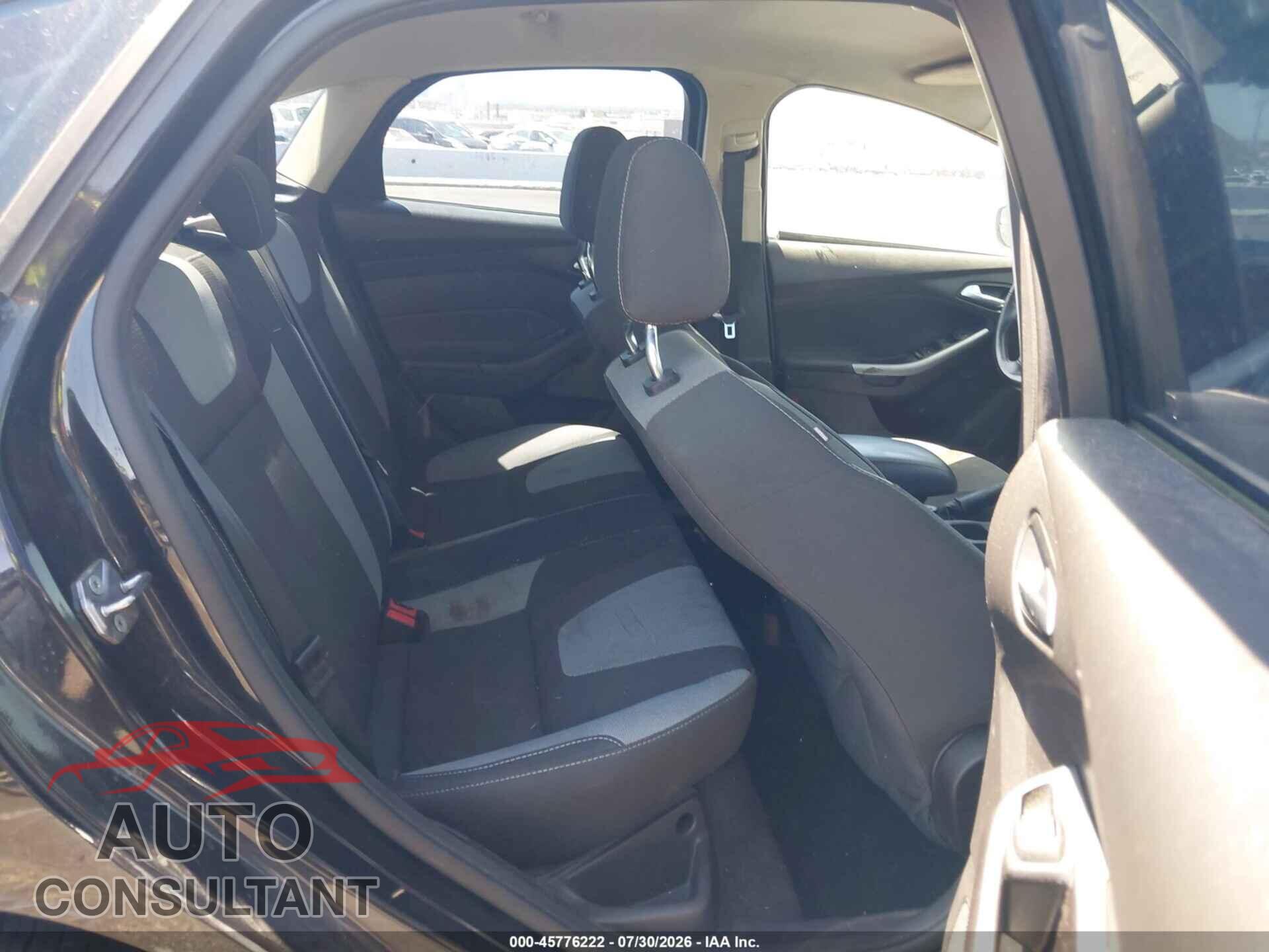 FORD FOCUS 2012 - 1FAHP3F21CL302138