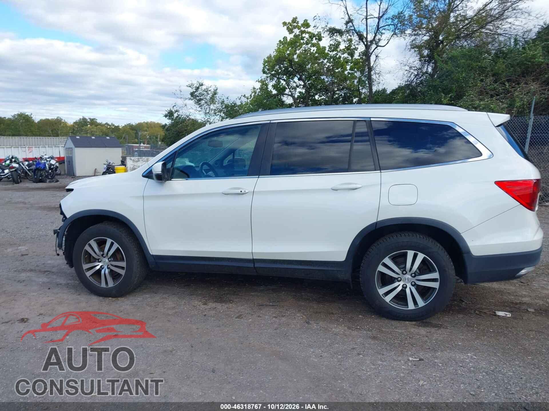 HONDA PILOT 2017 - 5FNYF6H71HB053695