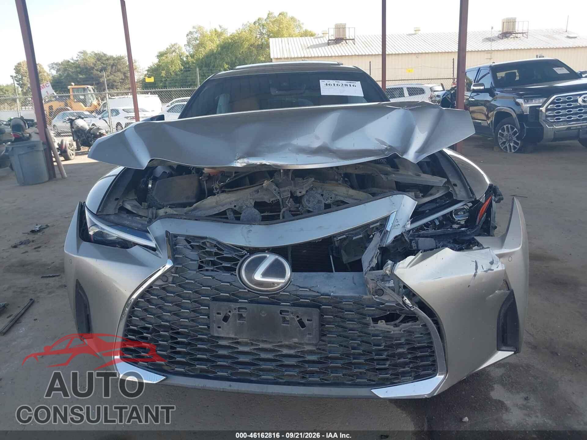 LEXUS IS 300 2021 - JTHCA1D24M5113596