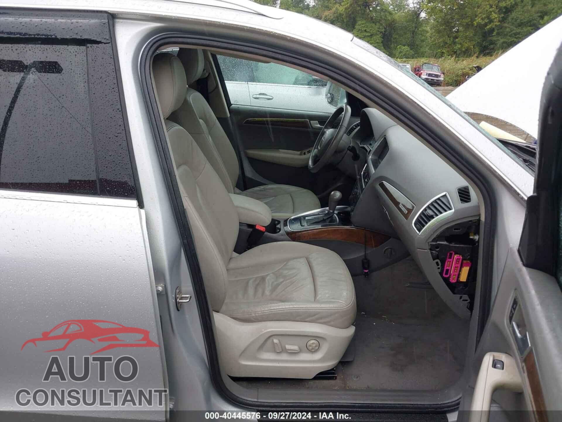 AUDI Q5 2010 - WA1CKAFP0AA092895