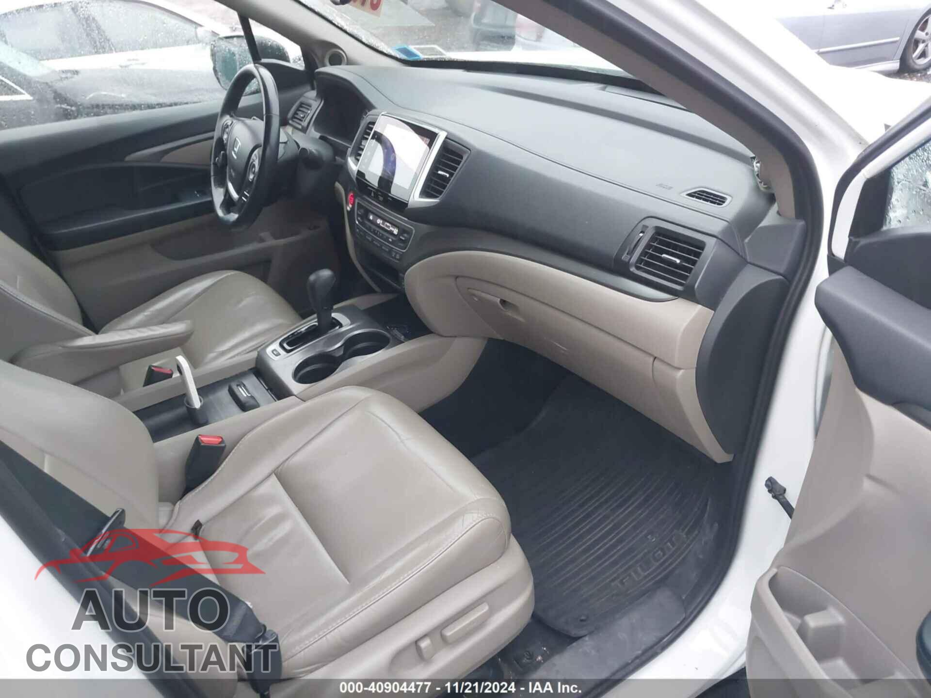 HONDA PILOT 2017 - 5FNYF6H52HB087420