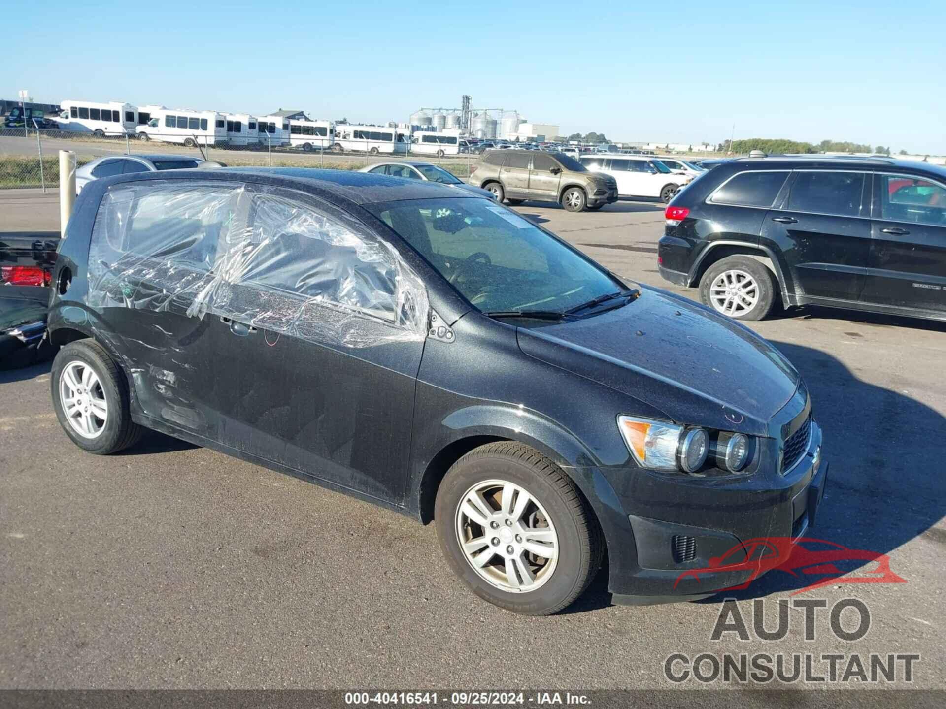 CHEVROLET SONIC 2015 - 1G1JC6SH1F4139212