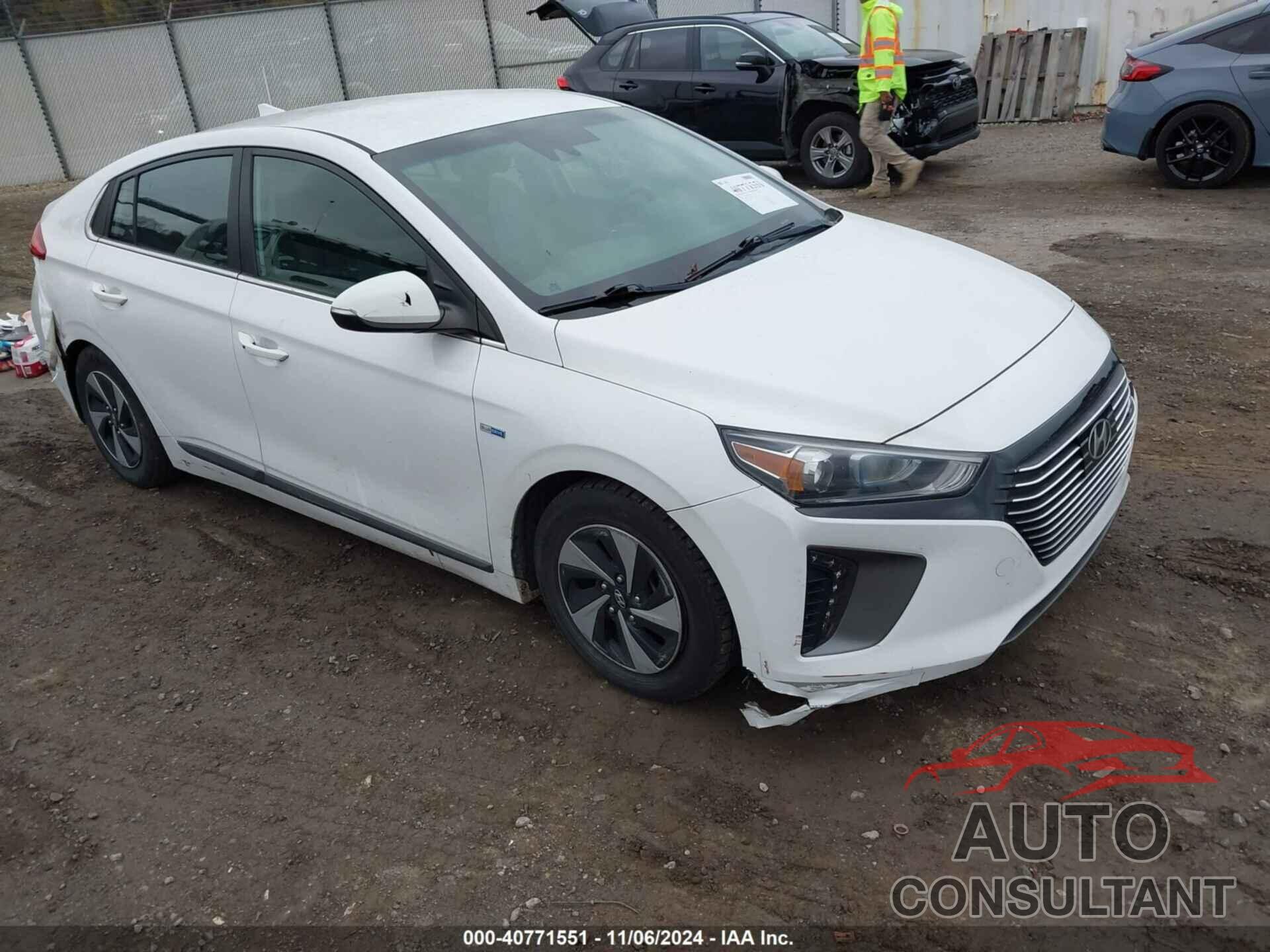 HYUNDAI IONIQ HYBRID 2018 - KMHC75LC3JU068956