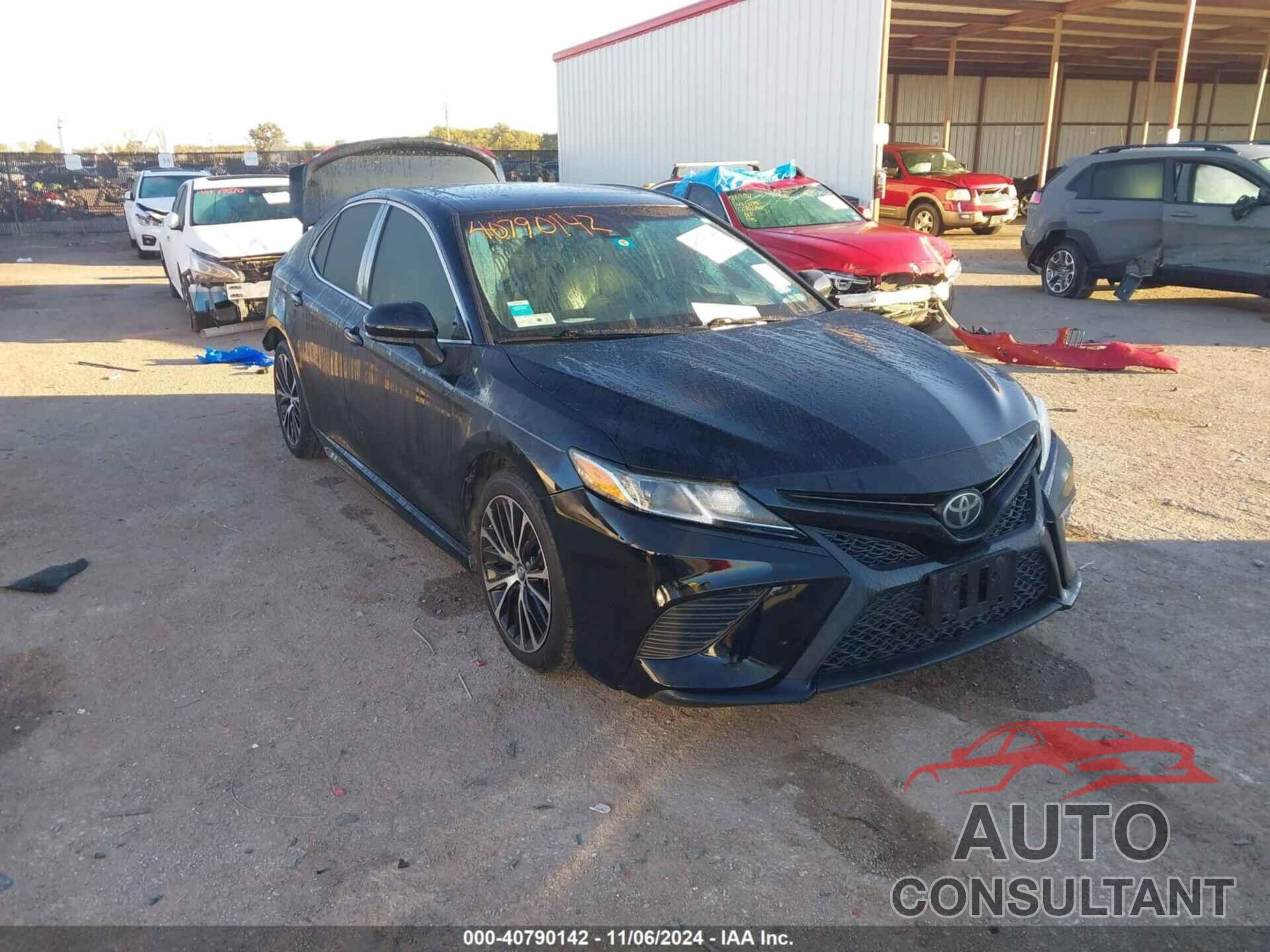 TOYOTA CAMRY 2018 - 4T1B11HK3JU574437