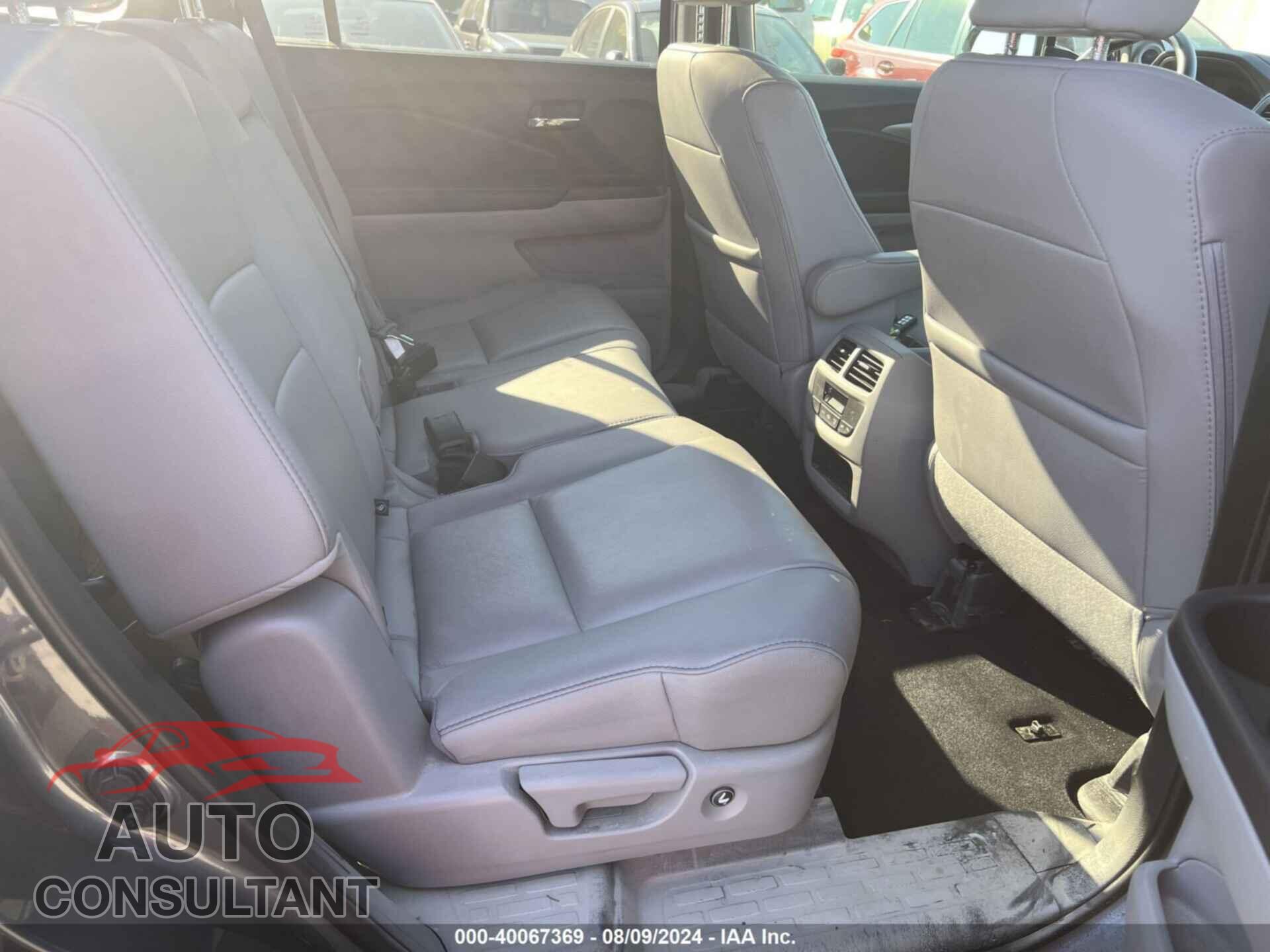 HONDA PILOT 2017 - 5FNYF6H67HB103152