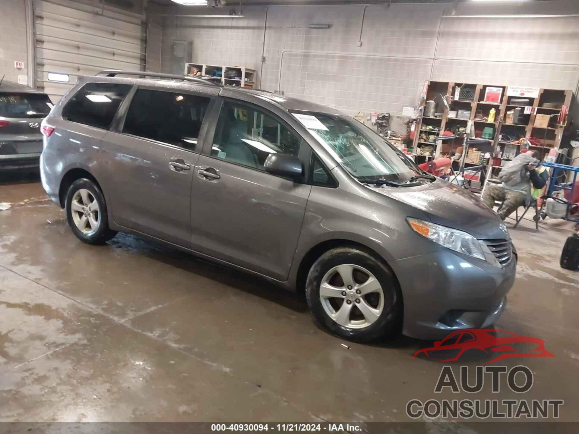 TOYOTA SIENNA 2017 - 5TDKZ3DC4HS771963