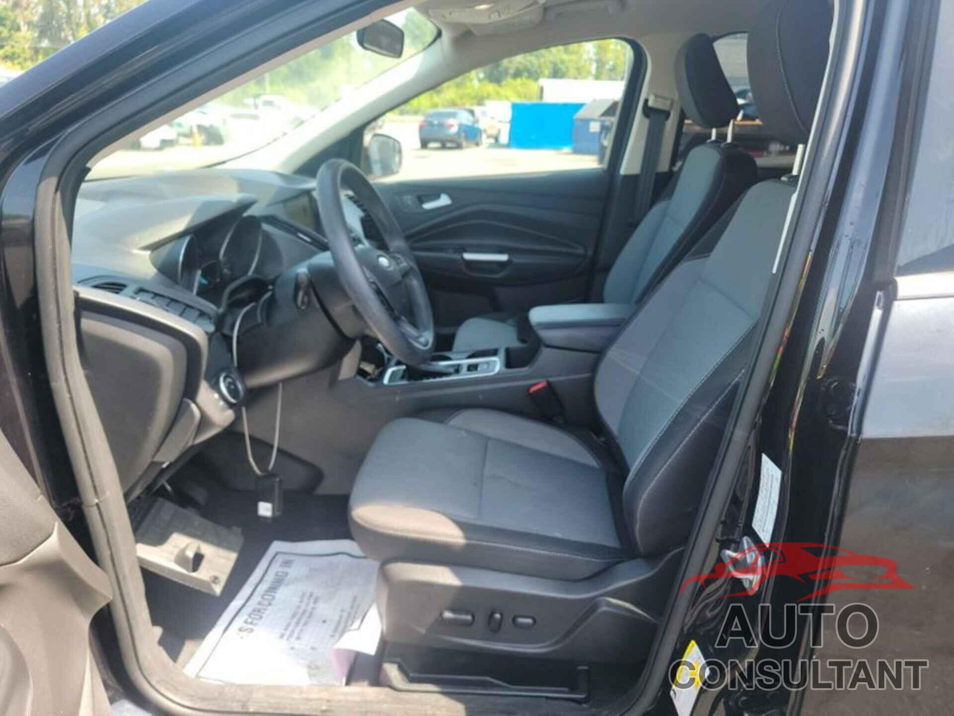 FORD ESCAPE 2019 - 1FMCU0GDXKUB82369