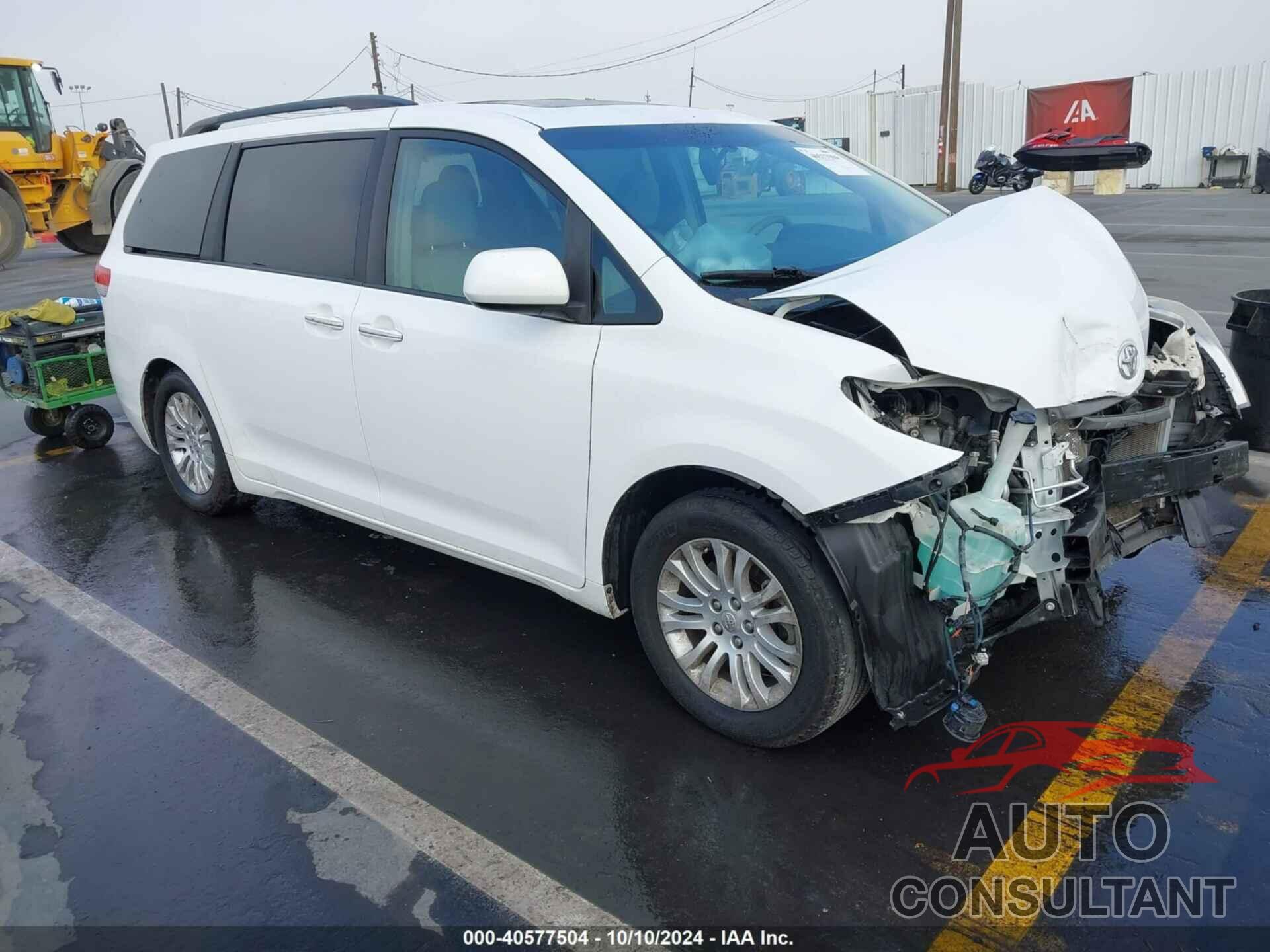 TOYOTA SIENNA 2014 - 5TDYK3DC6ES454213