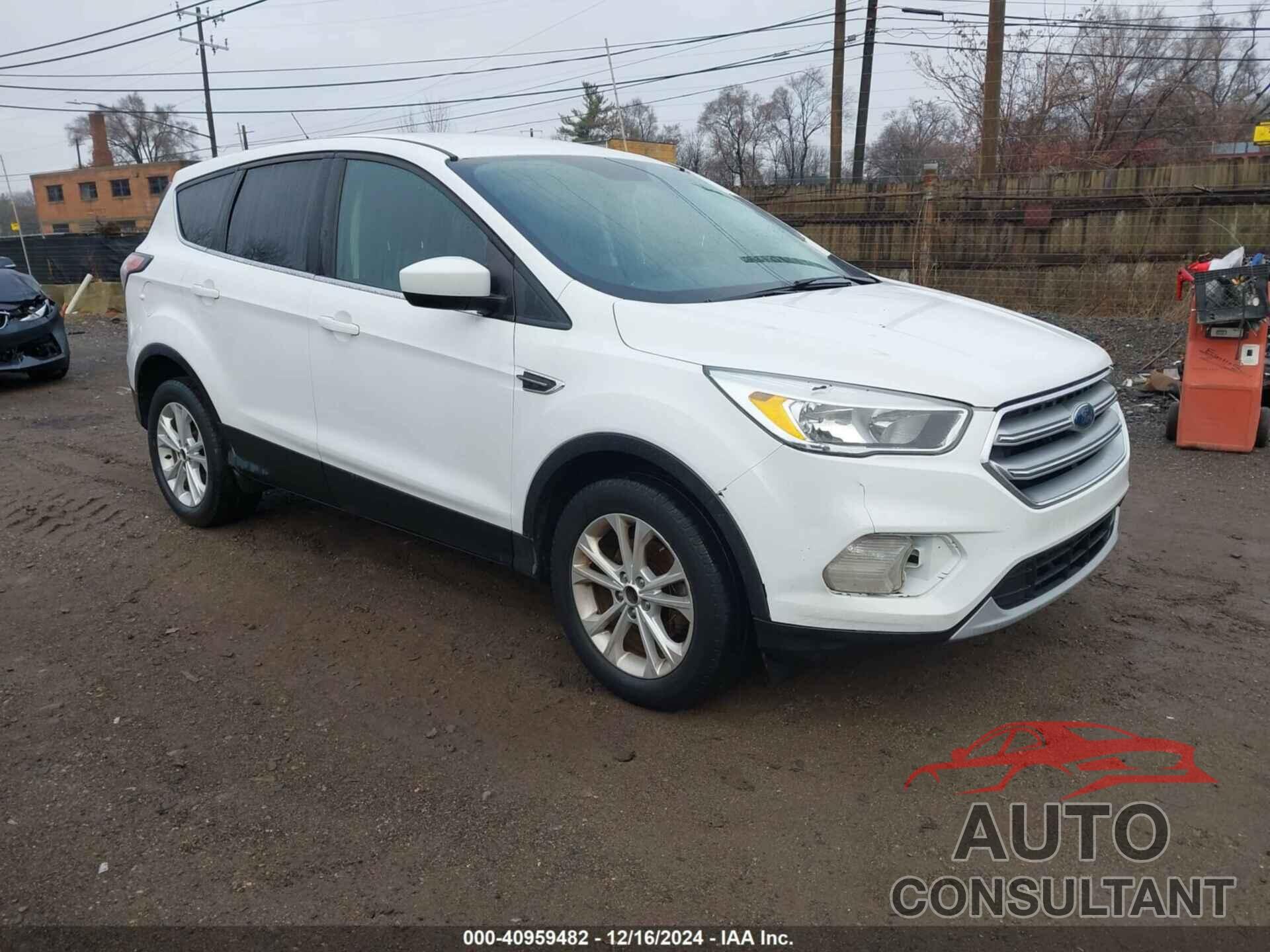 FORD ESCAPE 2017 - 1FMCU0GD3HUA37781