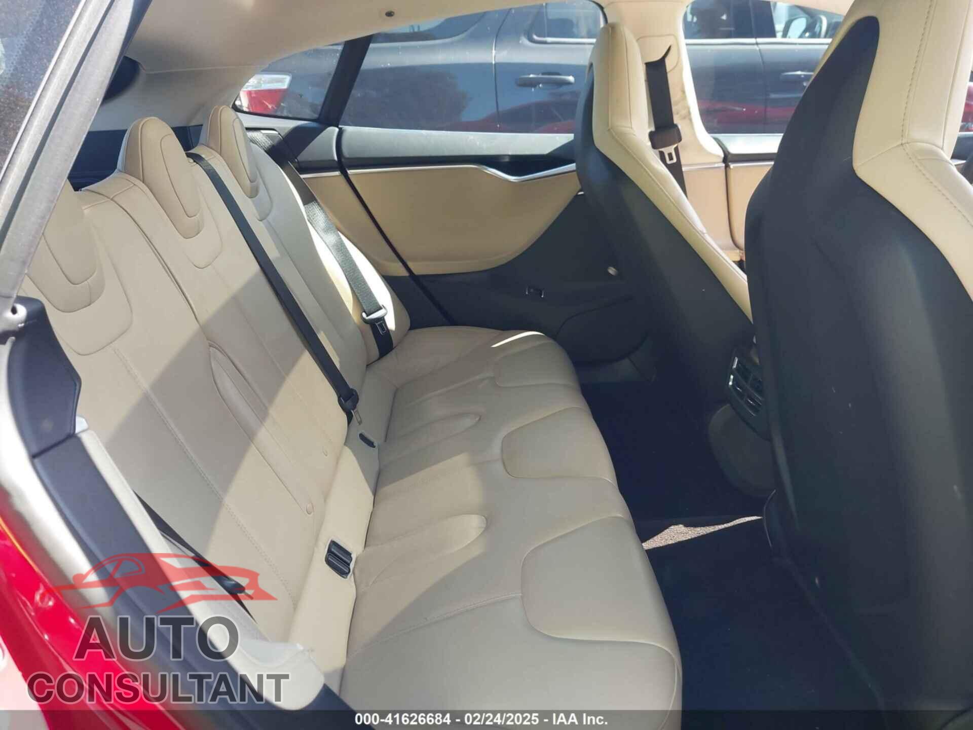 TESLA MODEL S 2013 - 5YJSA1CN1DFP09577