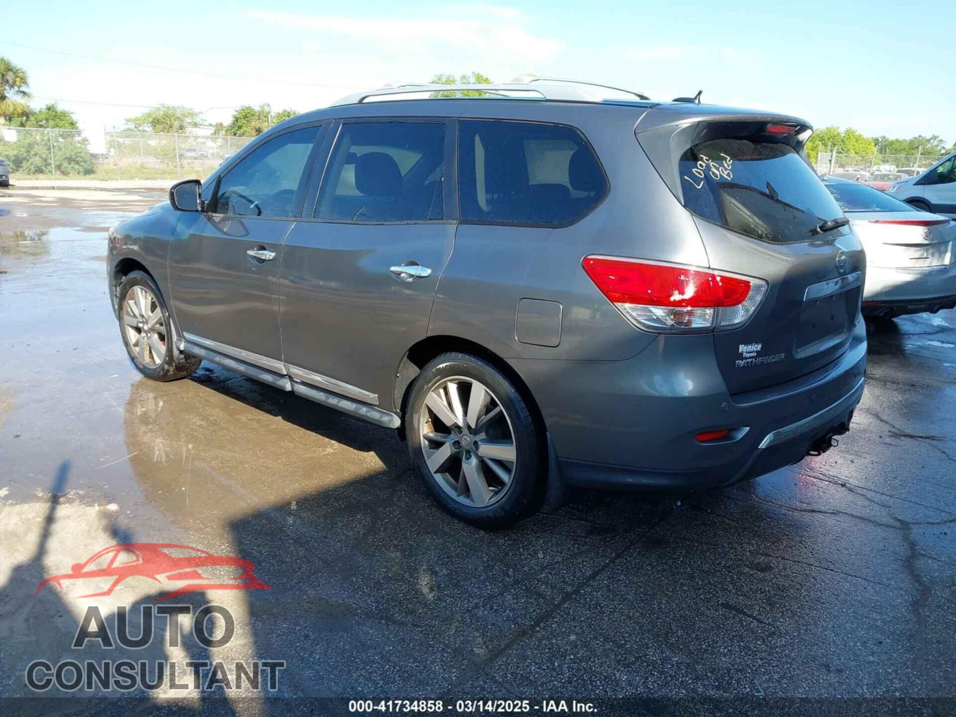 NISSAN PATHFINDER 2015 - 5N1AR2MN2FC711407