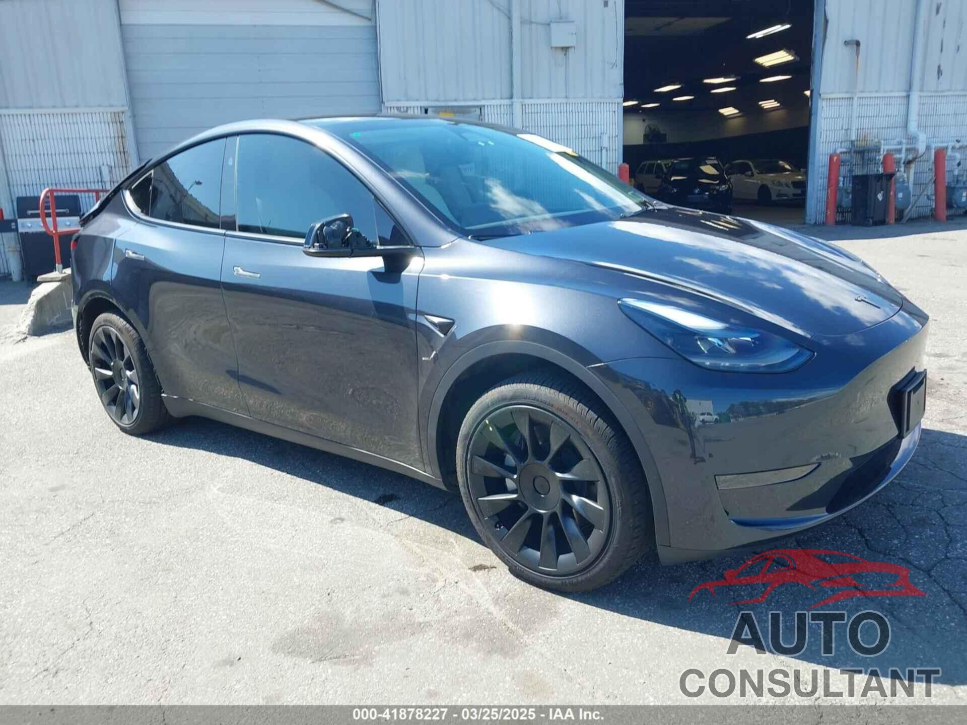 TESLA MODEL Y 2024 - 7SAYGDED8RF093790