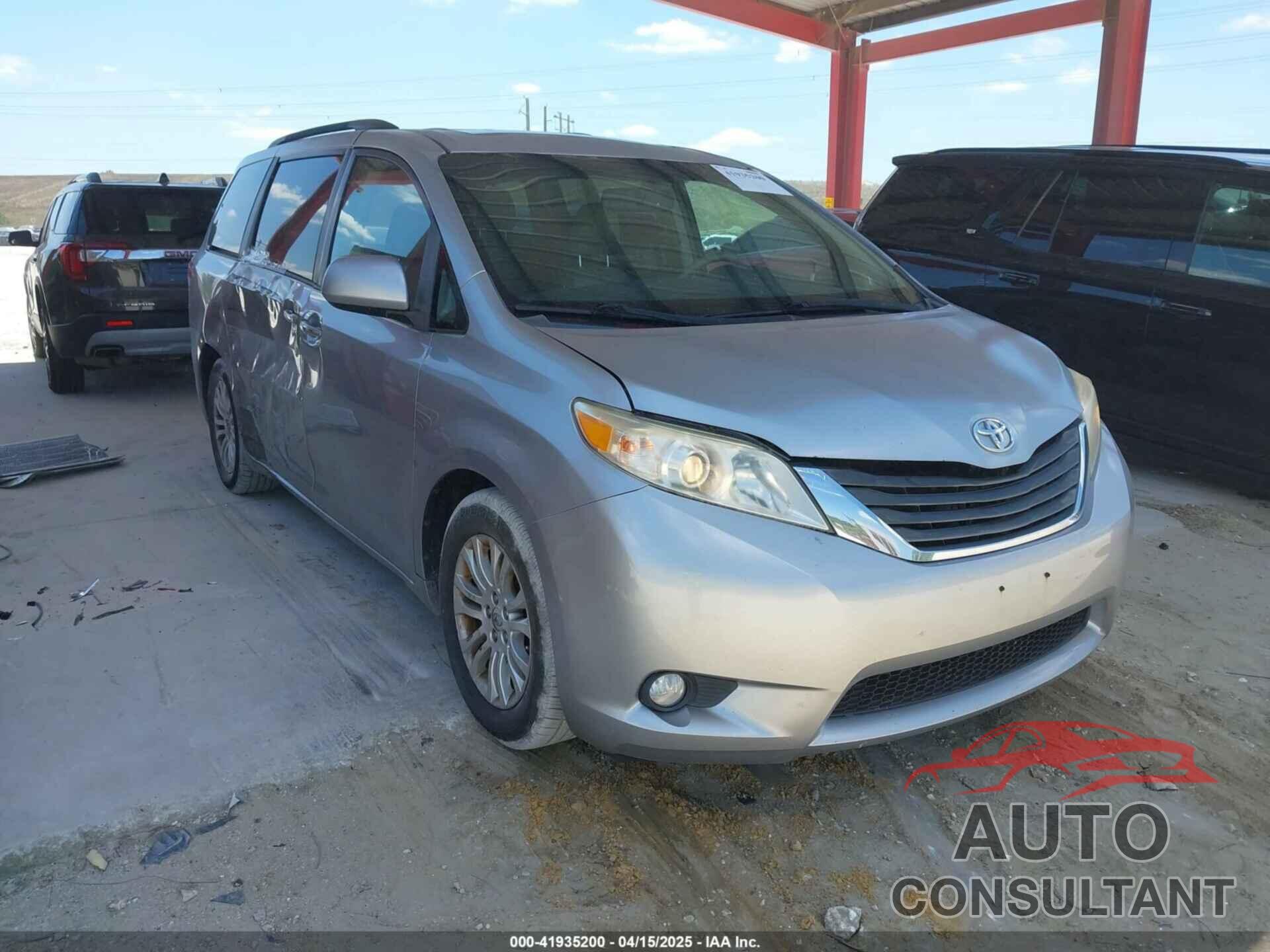 TOYOTA SIENNA 2011 - 5TDYK3DC1BS007820