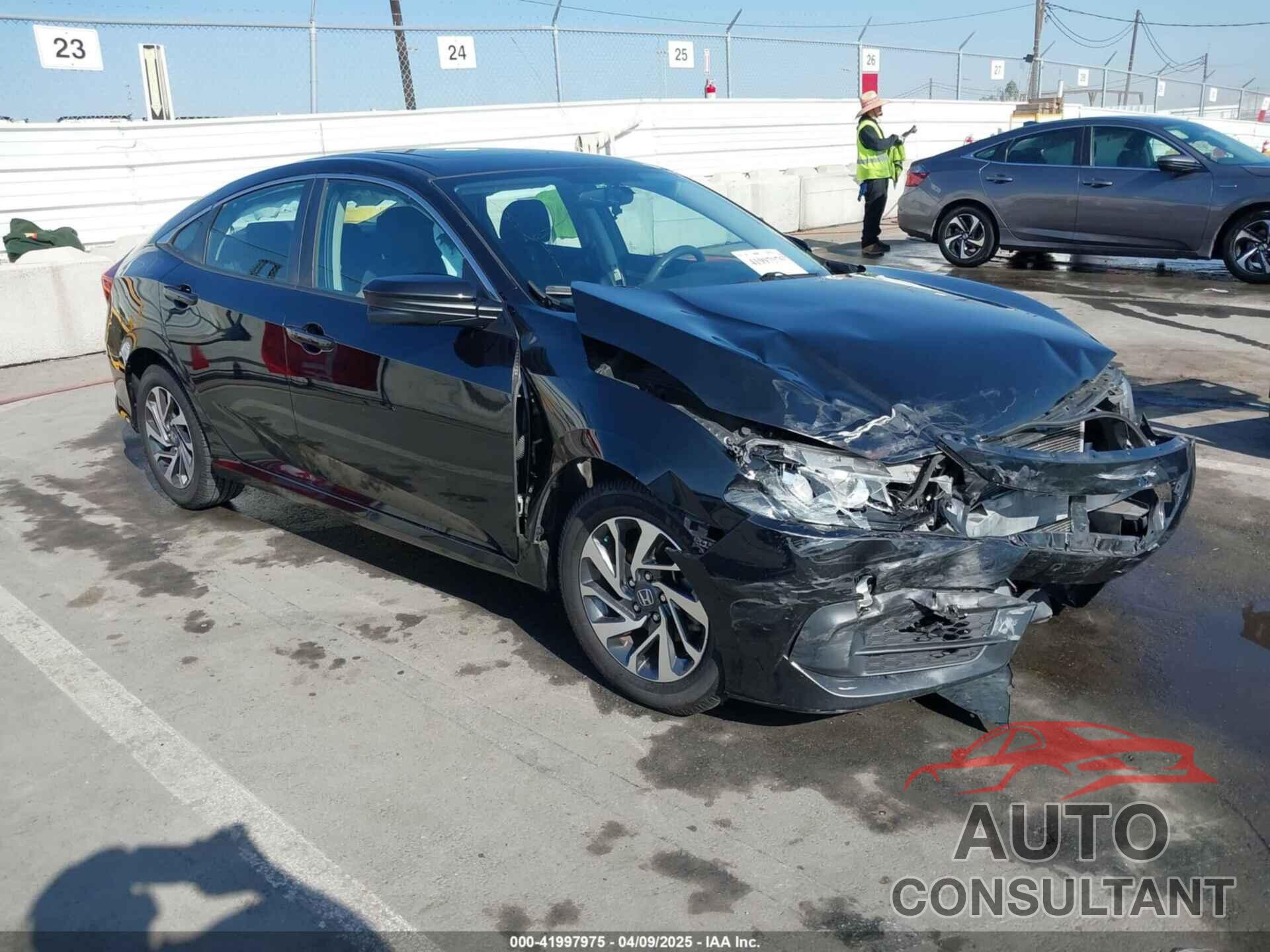 HONDA CIVIC 2018 - 2HGFC2F78JH596197