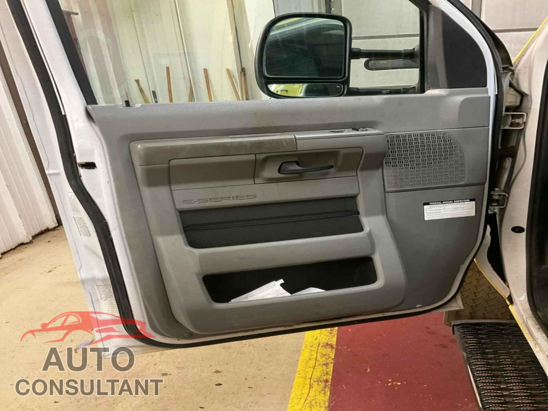 FORD ECONOLINE 2017 - 1FDXE4FS4HDC69117