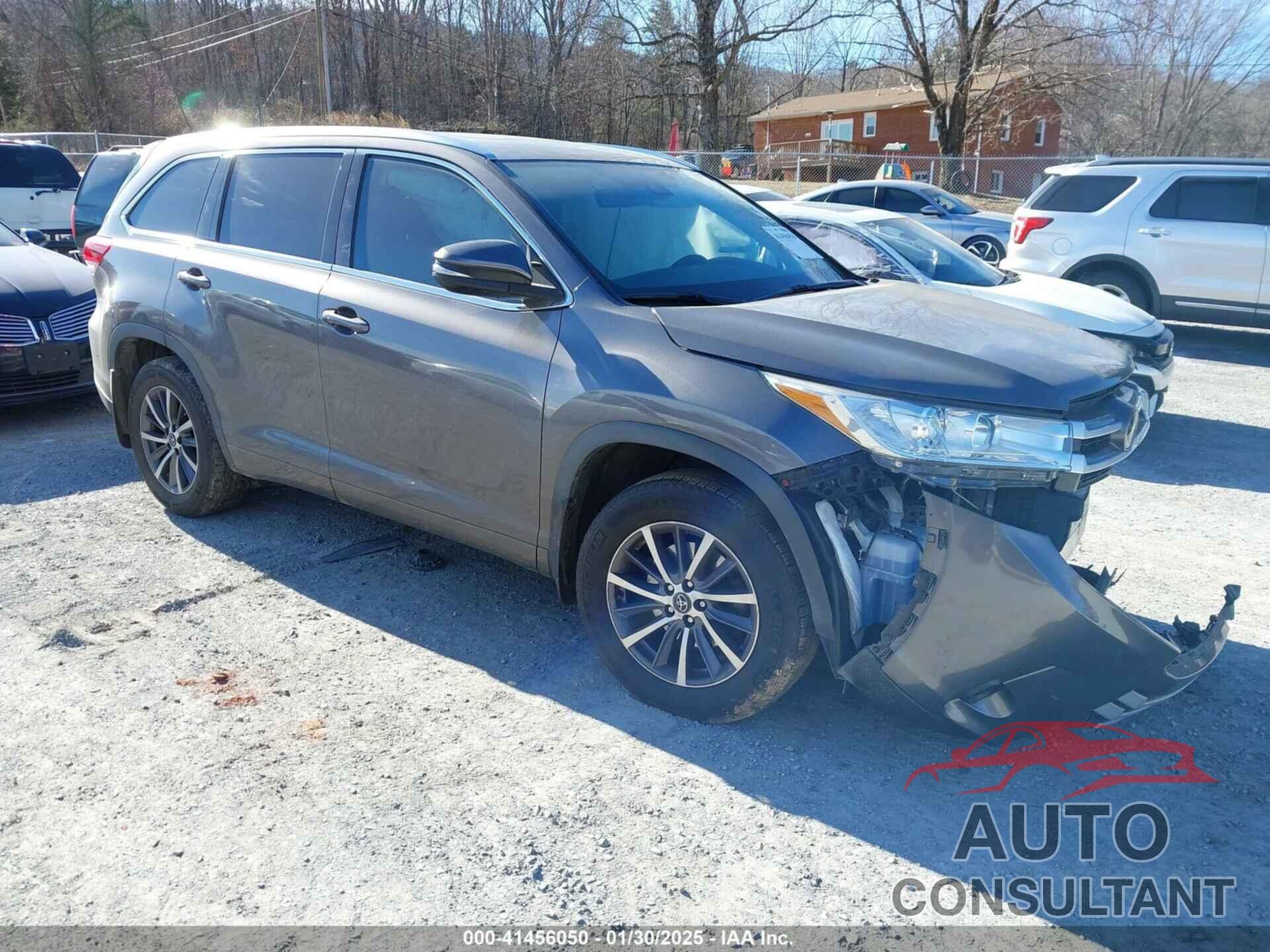 TOYOTA HIGHLANDER 2018 - 5TDJZRFH3JS843054