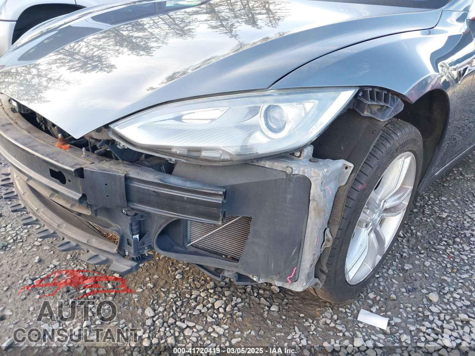 TESLA MODEL S 2013 - 5YJSA1AG0DFP09767