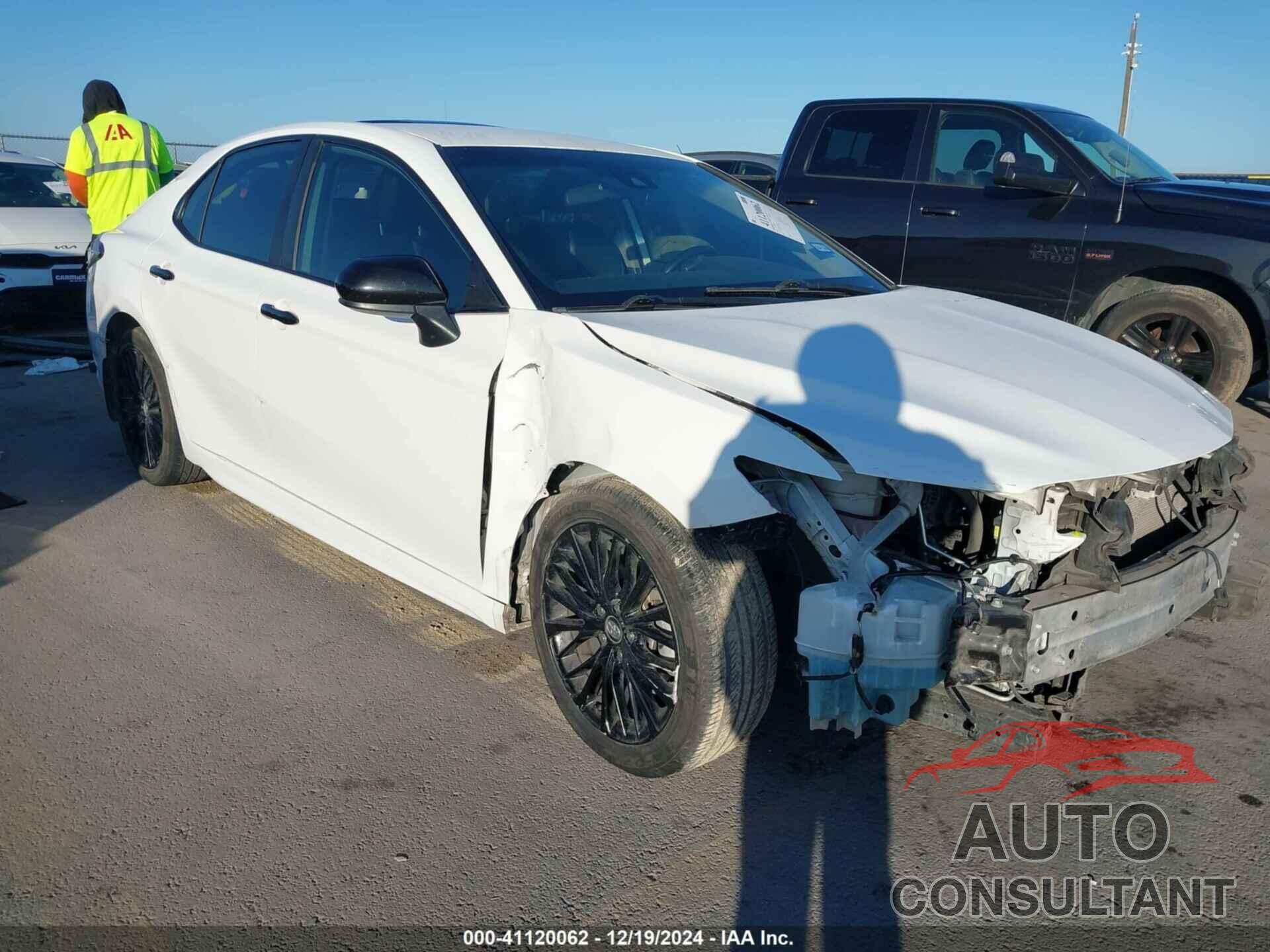 TOYOTA CAMRY 2020 - 4T1G11AKXLU303586