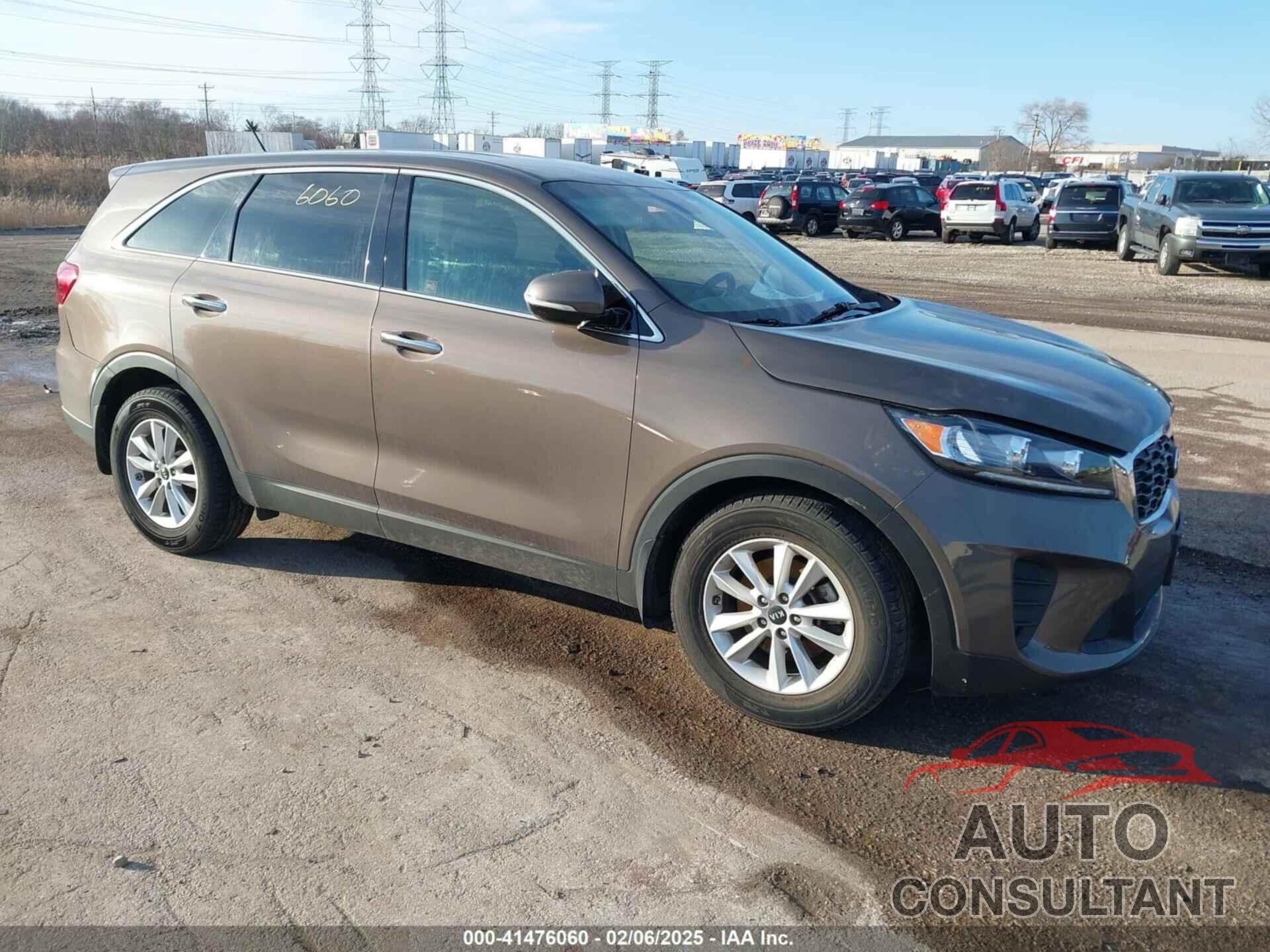 KIA SORENTO 2019 - 5XYPG4A30KG532033