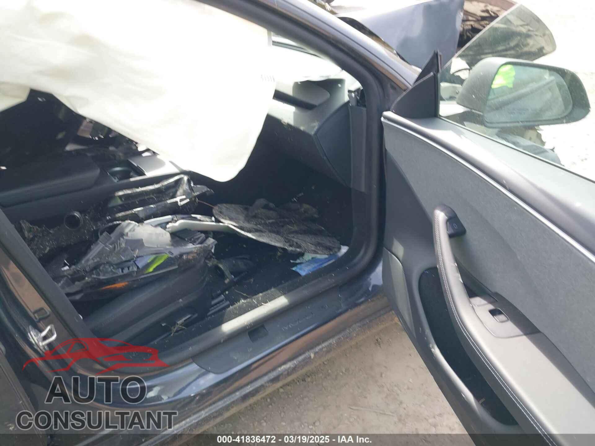 TESLA MODEL 3 2024 - 5YJ3E1EA6RF773141