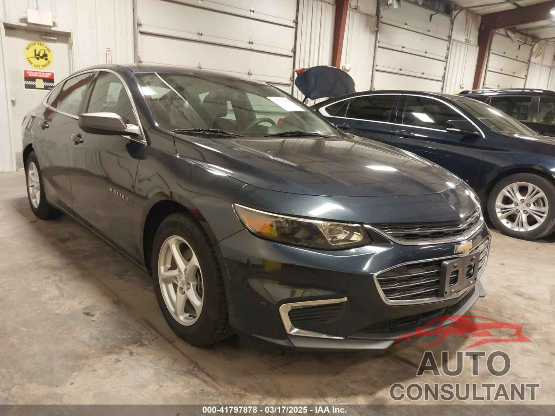 CHEVROLET MALIBU 2017 - 1G1ZC5ST7HF213693