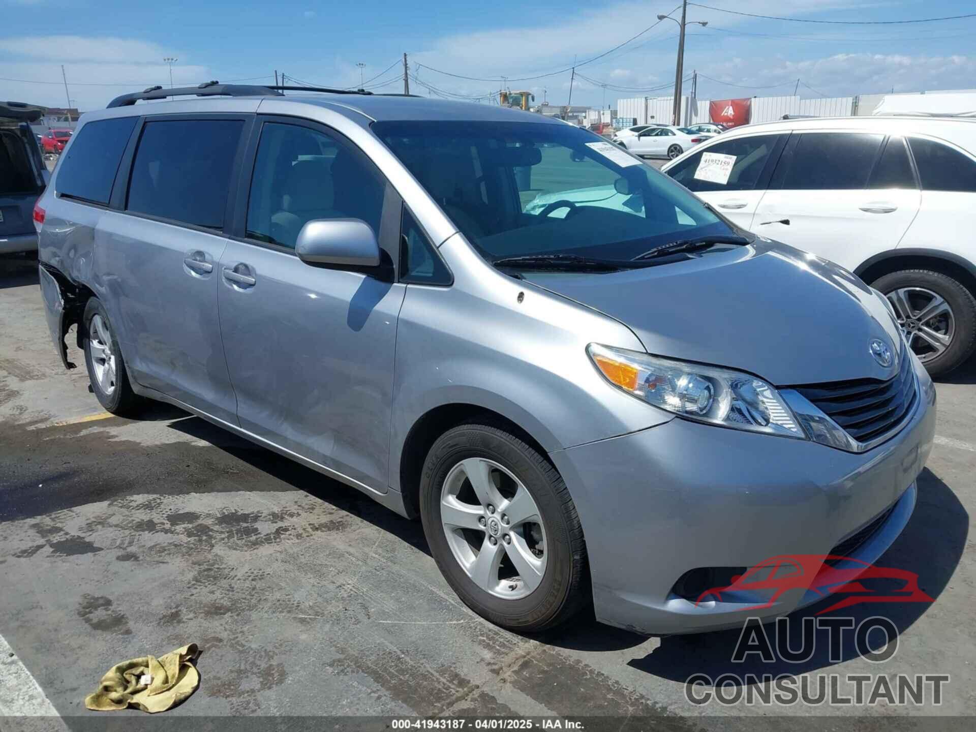 TOYOTA SIENNA 2011 - 5TDKK3DC6BS043380
