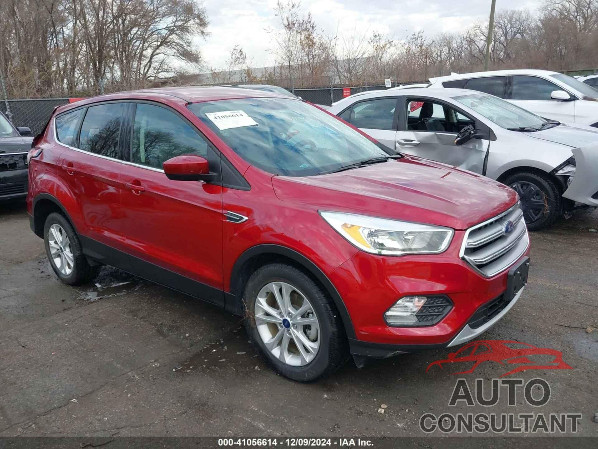 FORD ESCAPE 2017 - 1FMCU0GD8HUD11105