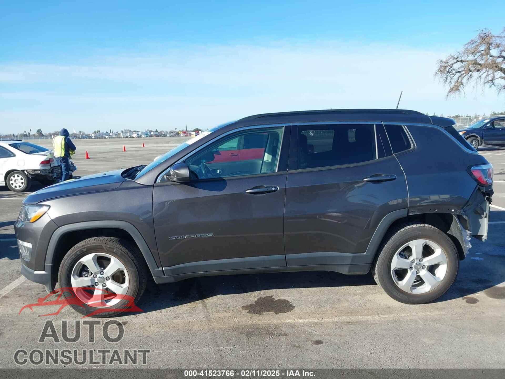 JEEP COMPASS 2019 - 3C4NJDBB4KT641179