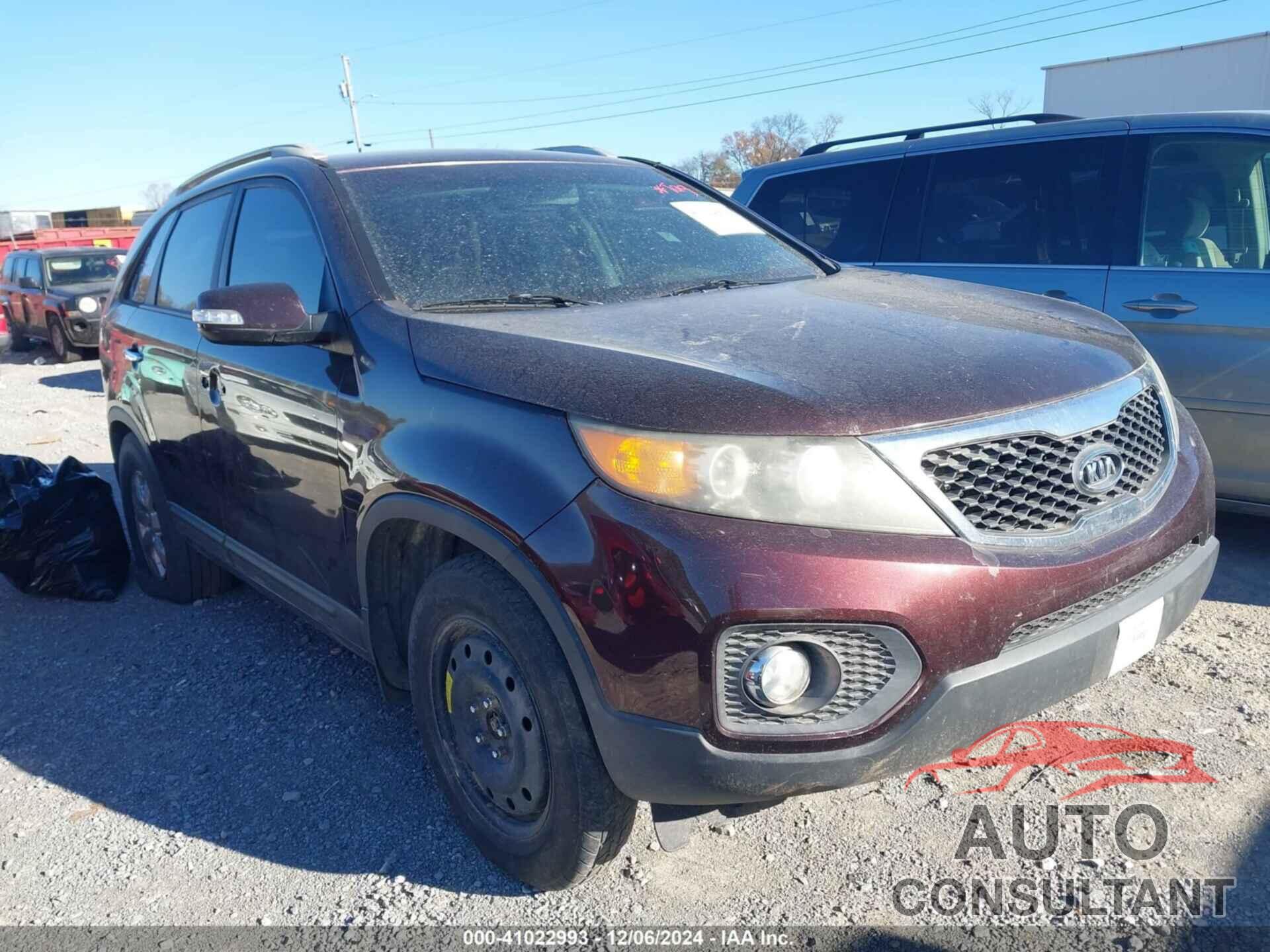 KIA SORENTO 2011 - 5XYKT3A10BG091888