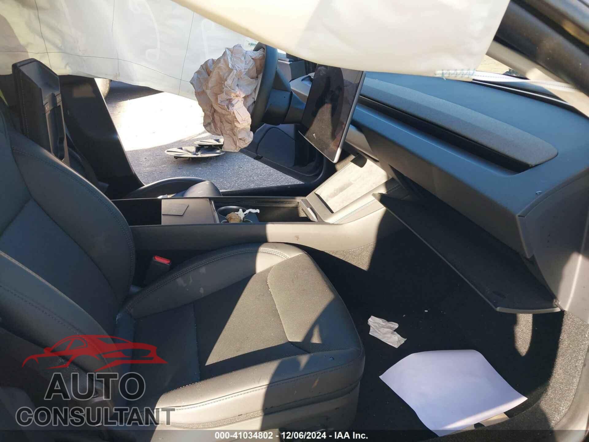 TESLA MODEL 3 2024 - 5YJ3E1EAXRF729675