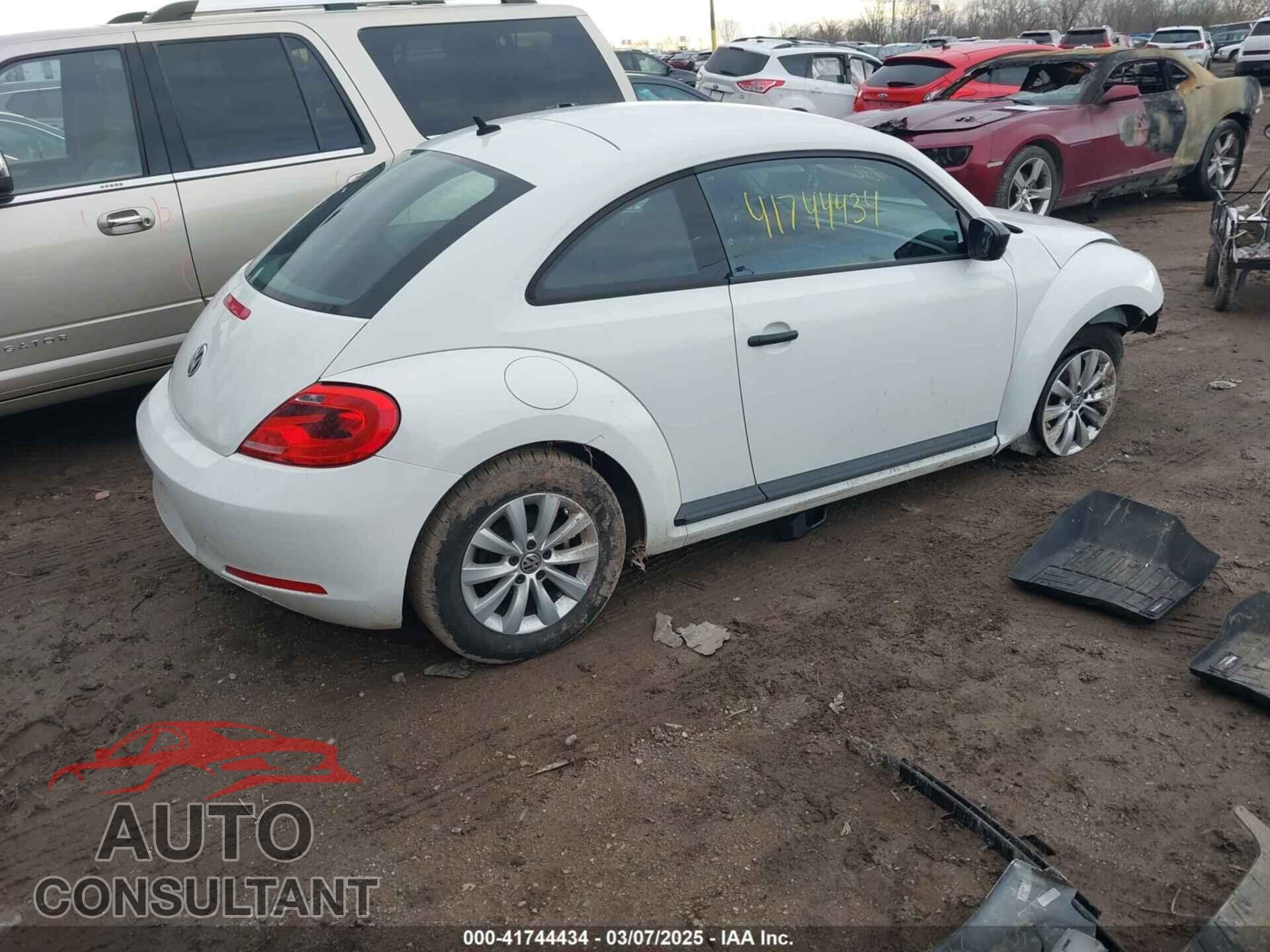 VOLKSWAGEN BEETLE 2014 - 3VWF17AT7EM646310