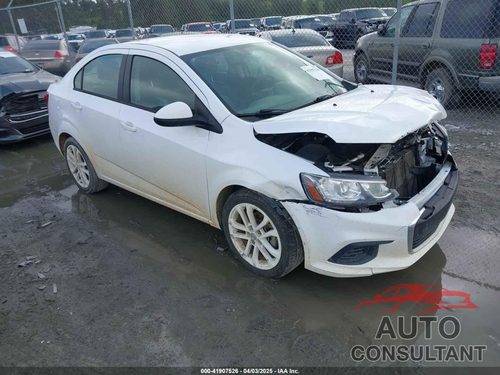 CHEVROLET SONIC 2018 - 1G1JB5SHXJ4102441