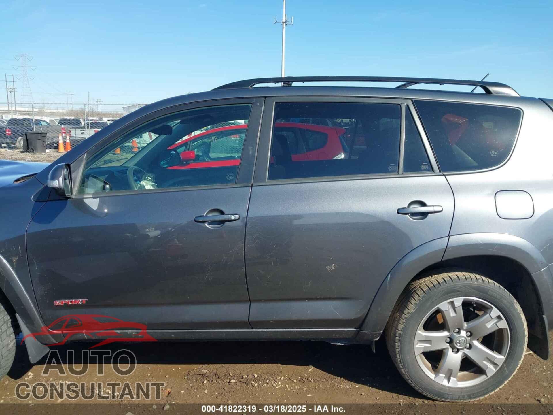 TOYOTA RAV4 2011 - JTMRF4DV6B5045551