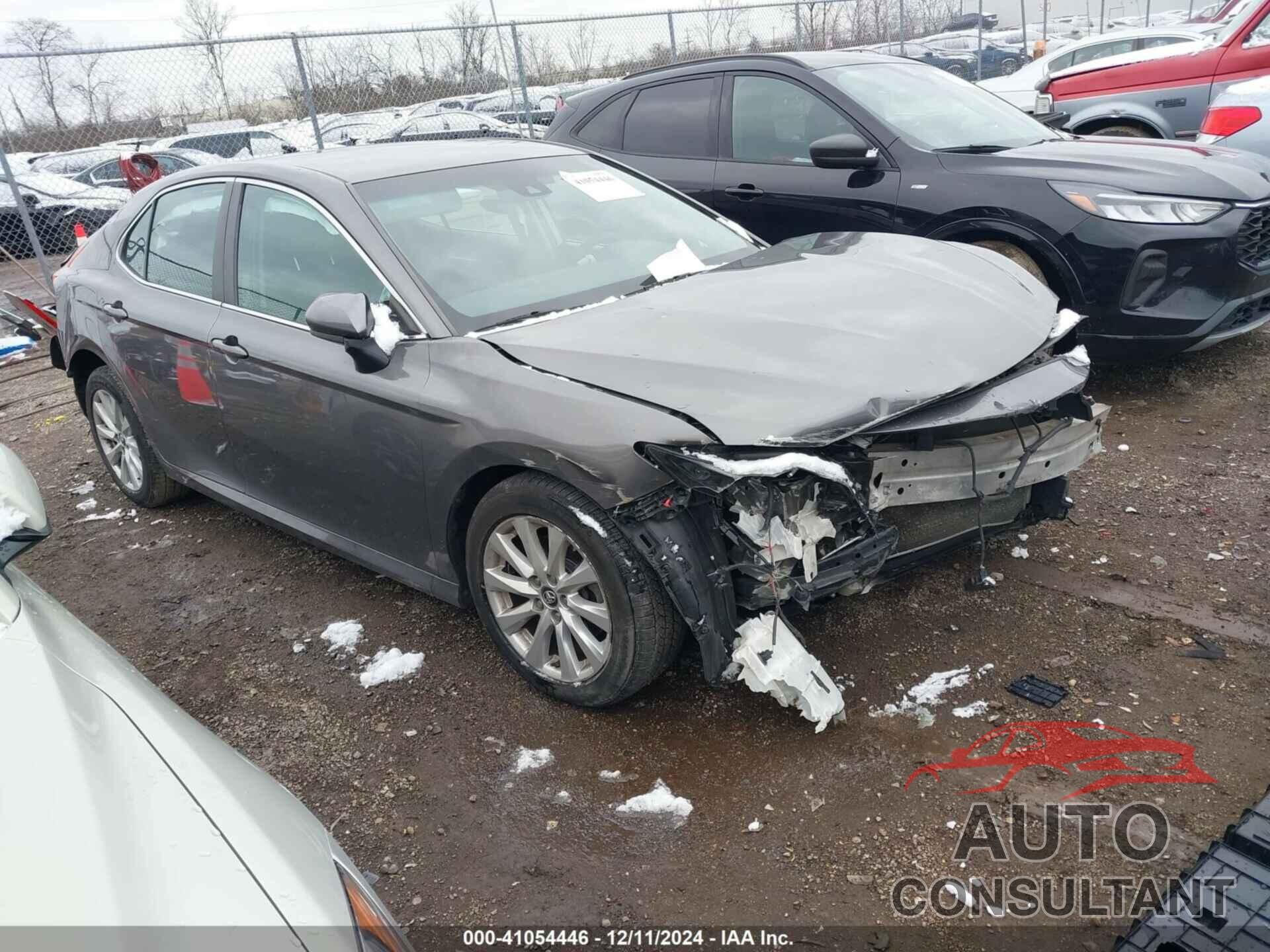 TOYOTA CAMRY 2018 - 4T1B11HK0JU101630
