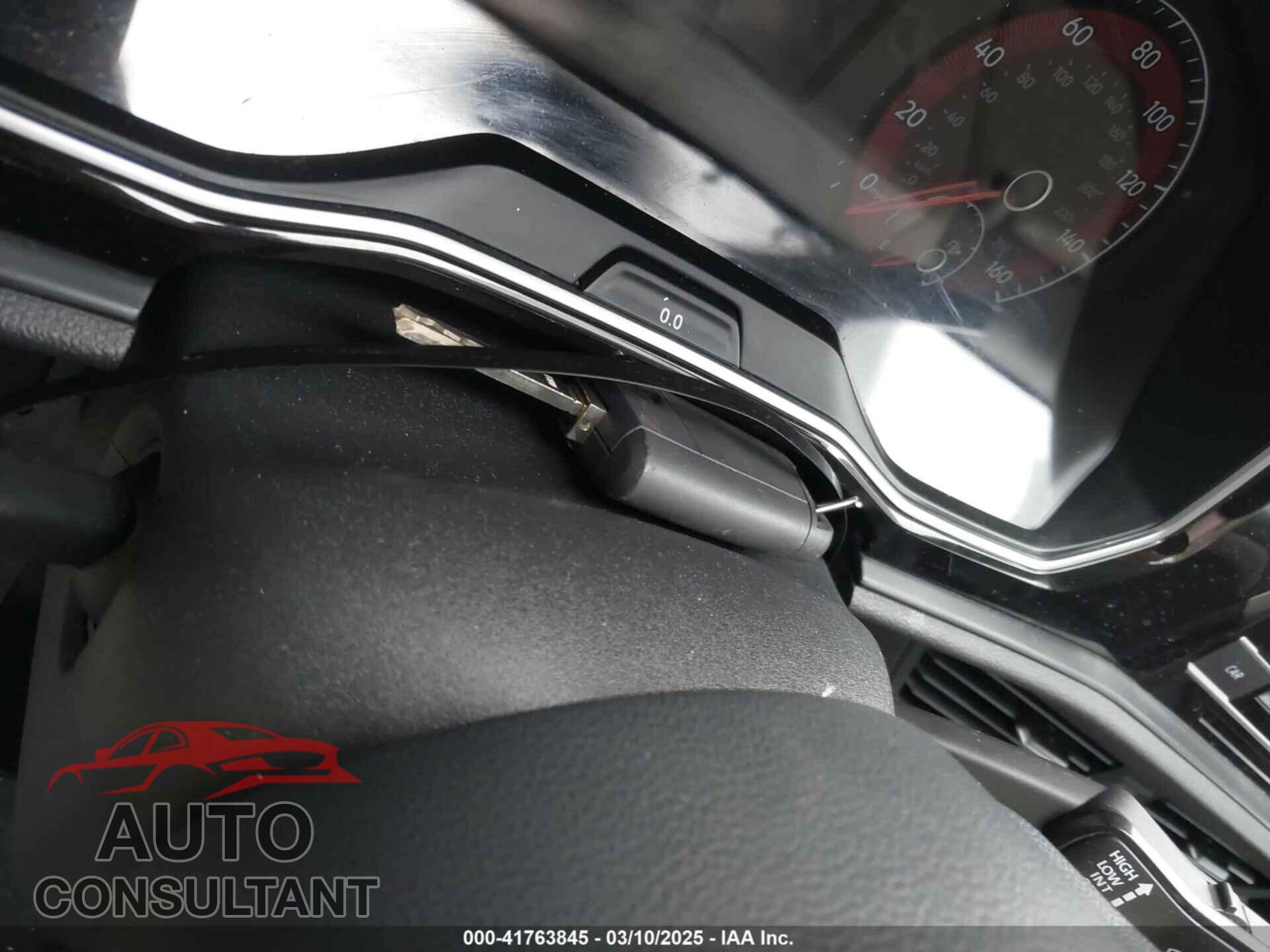 VOLKSWAGEN JETTA 2019 - 3VWCB7BU5KM242568