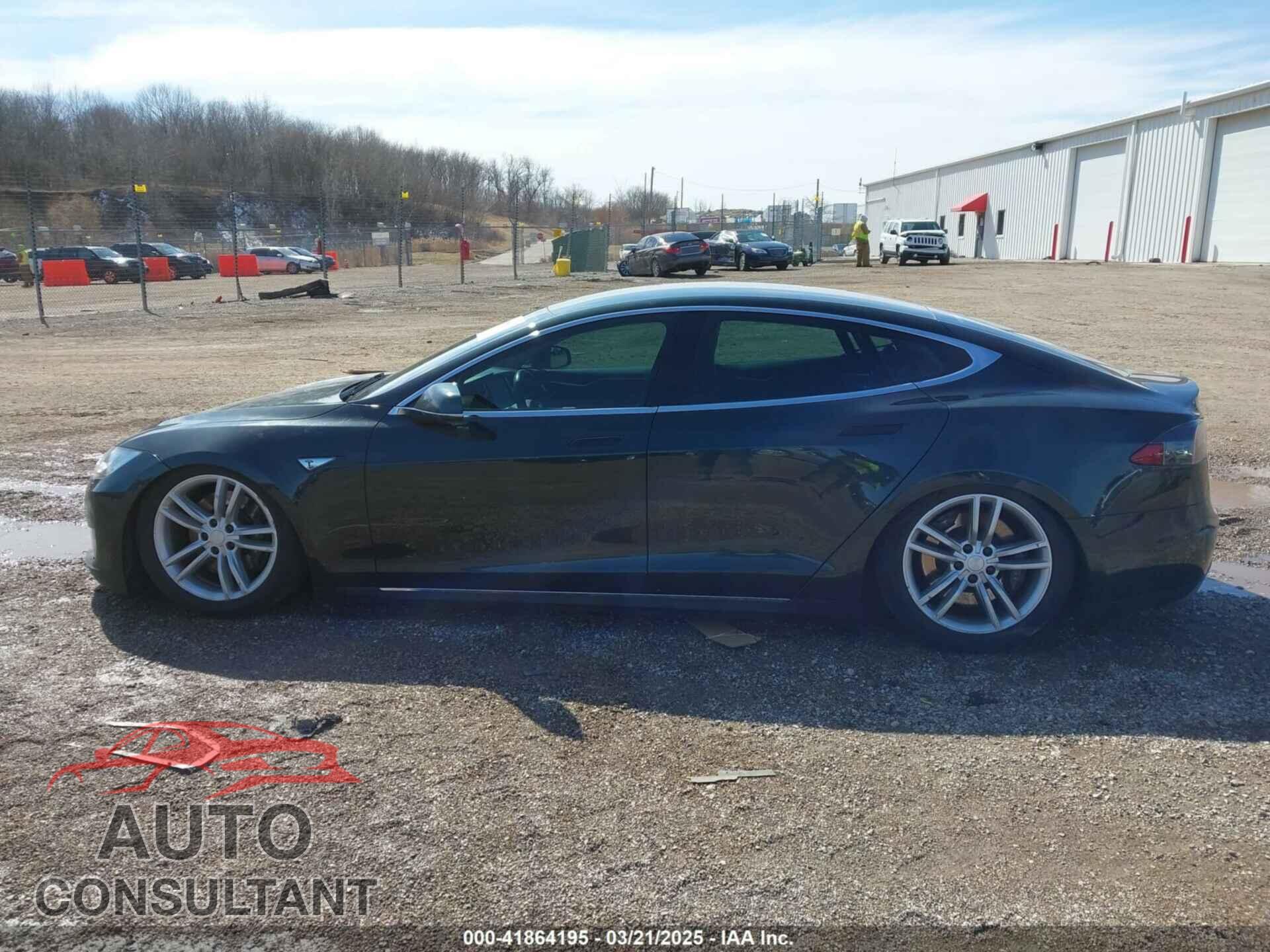 TESLA MODEL S 2014 - 5YJSA1H18EFP50389
