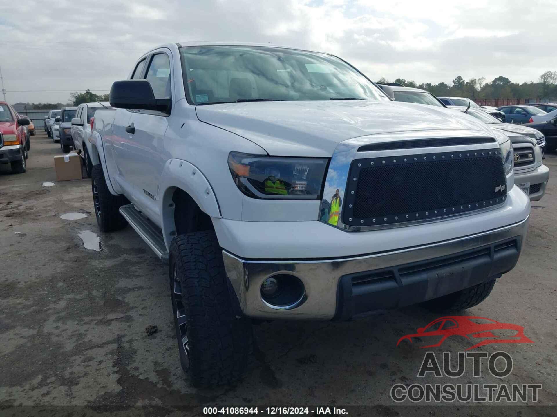 TOYOTA TUNDRA 2011 - 5TFRM5F10BX025225
