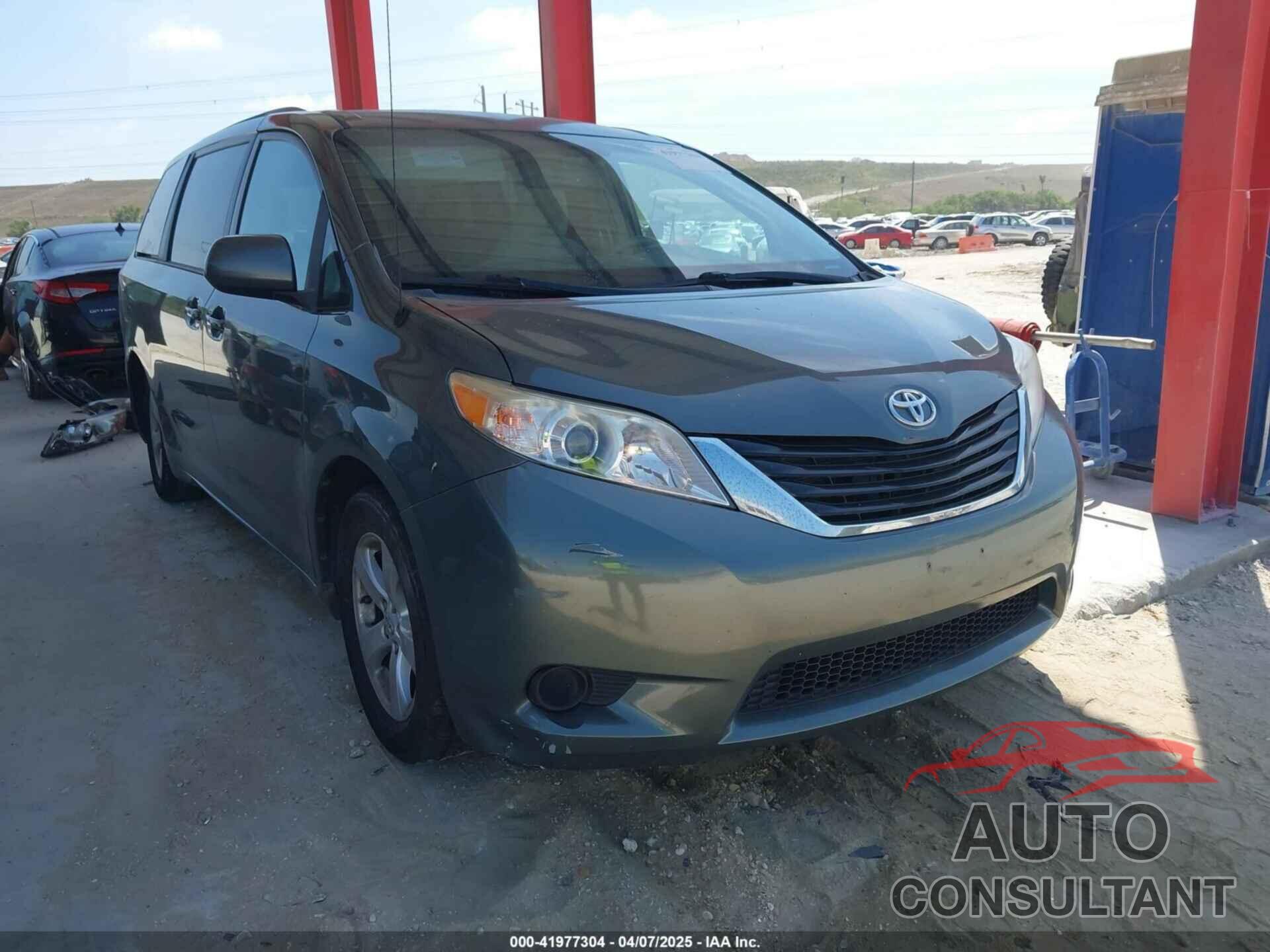 TOYOTA SIENNA 2014 - 5TDKK3DC9ES423561
