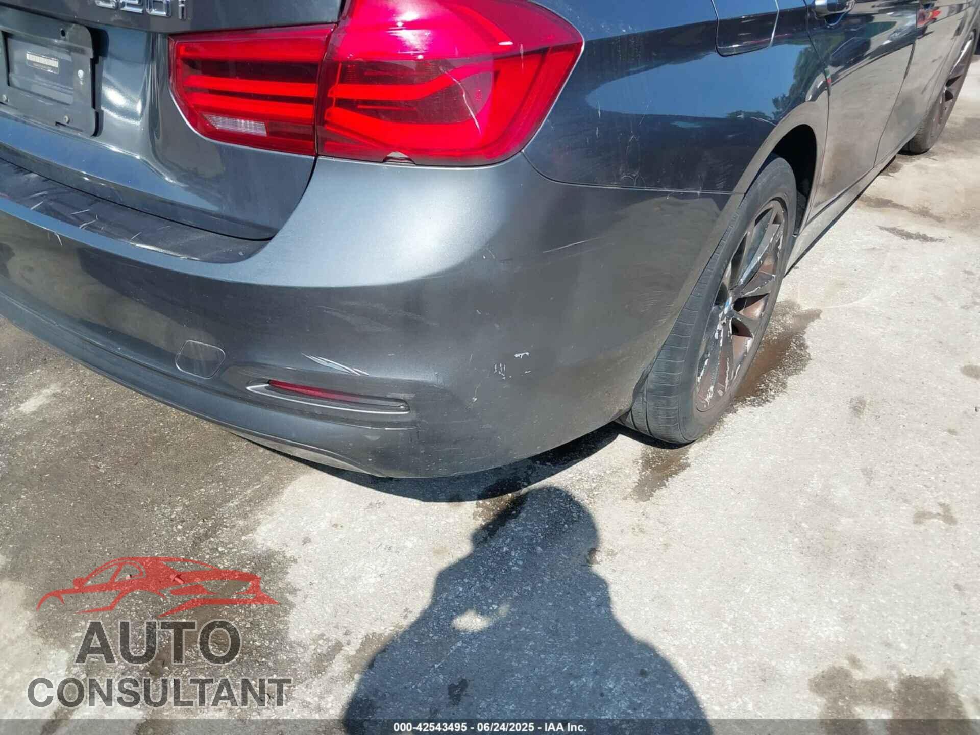BMW 320I 2016 - WBA8E5G55GNU19927