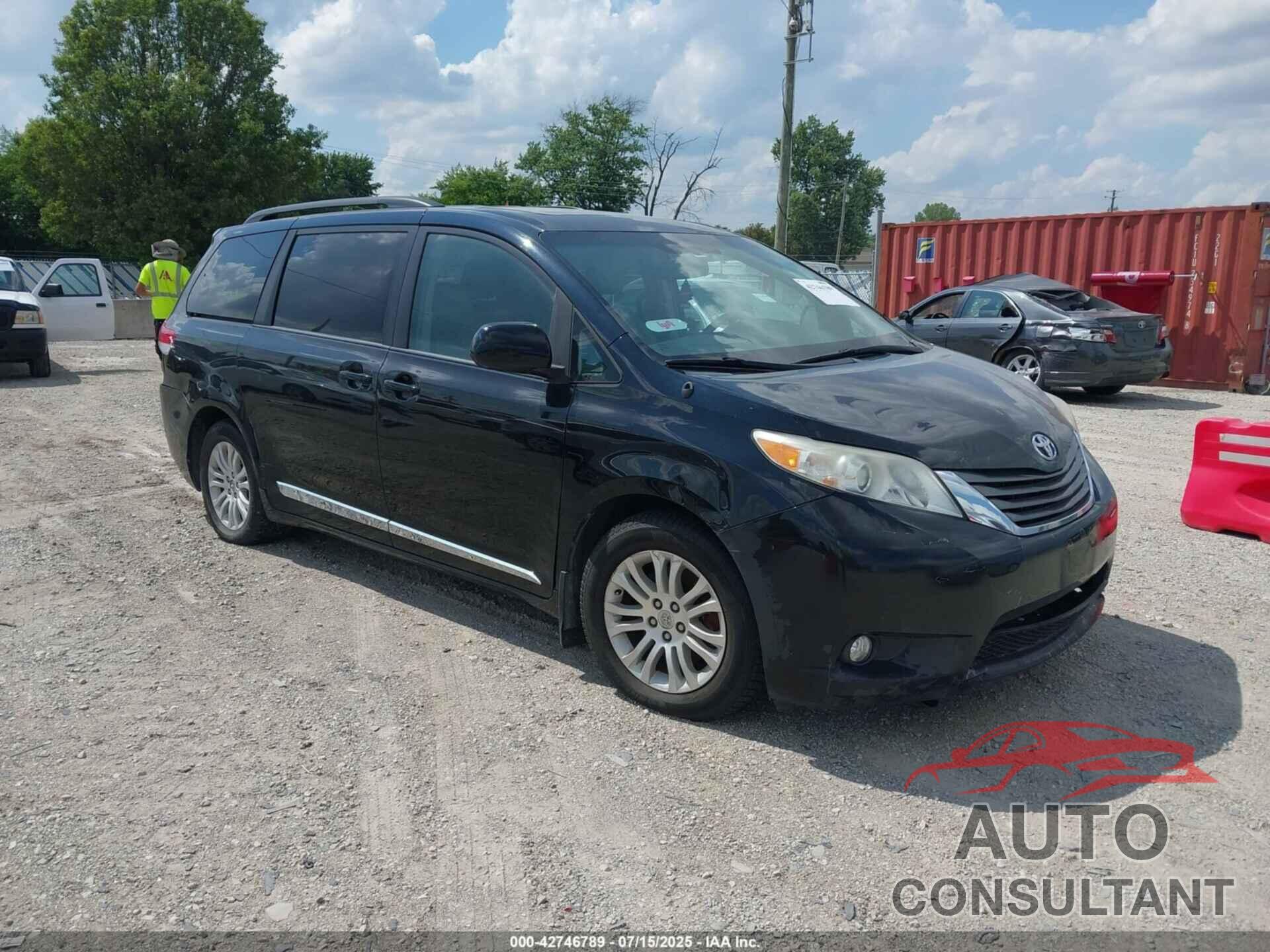 TOYOTA SIENNA 2014 - 5TDYK3DC2ES466214