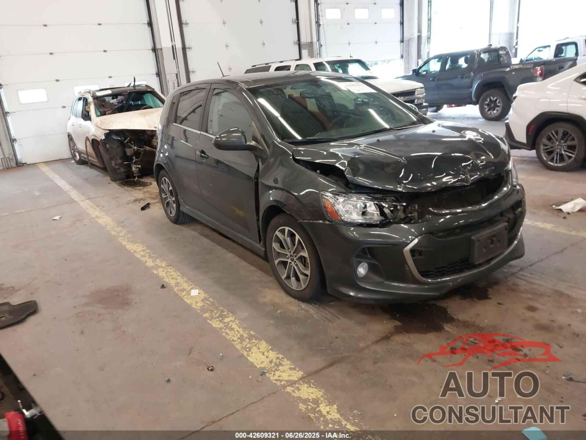 CHEVROLET SONIC 2018 - 1G1JD6SG2J4123825