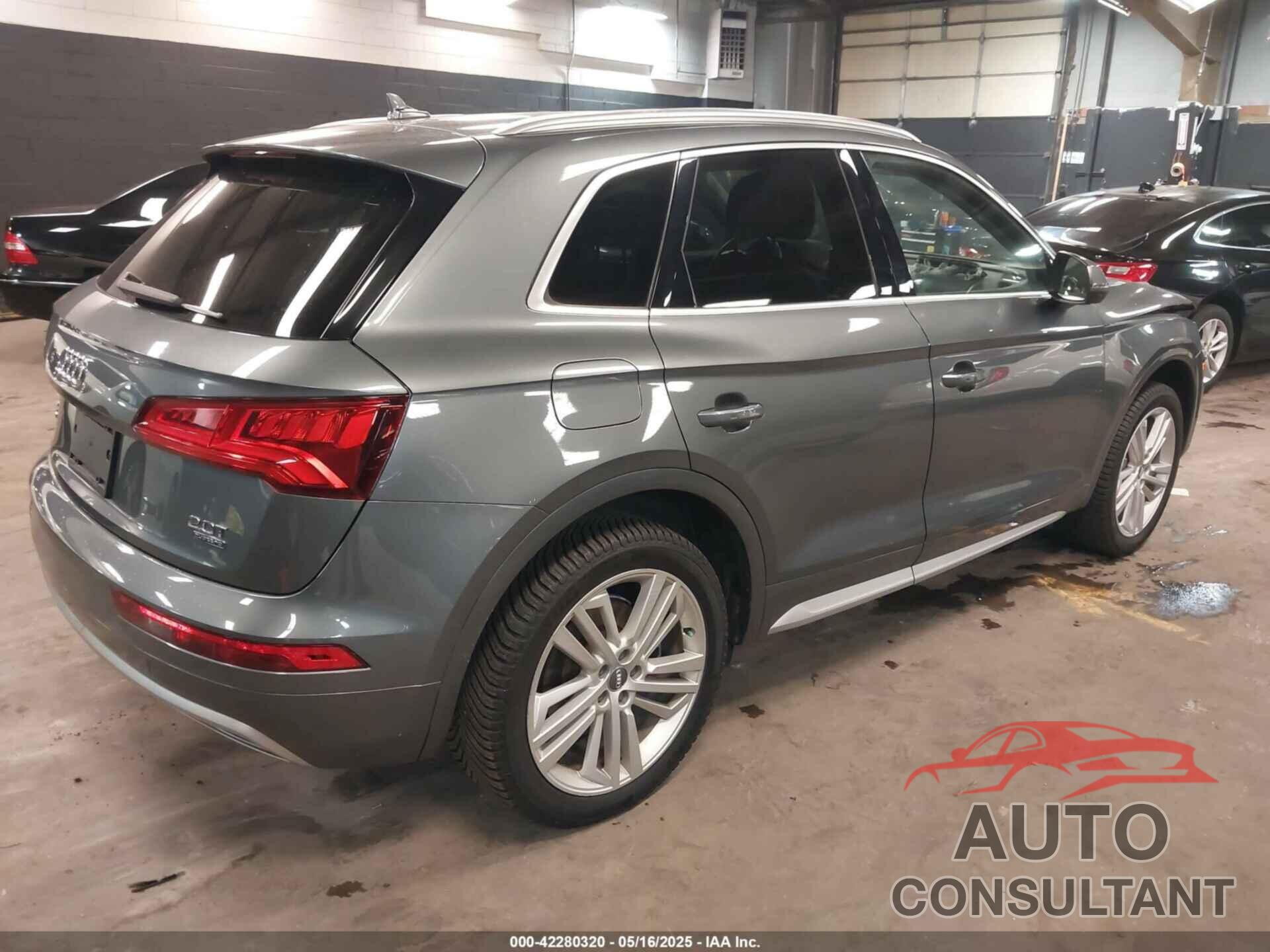 AUDI Q5 2018 - WA1BNAFY3J2238745