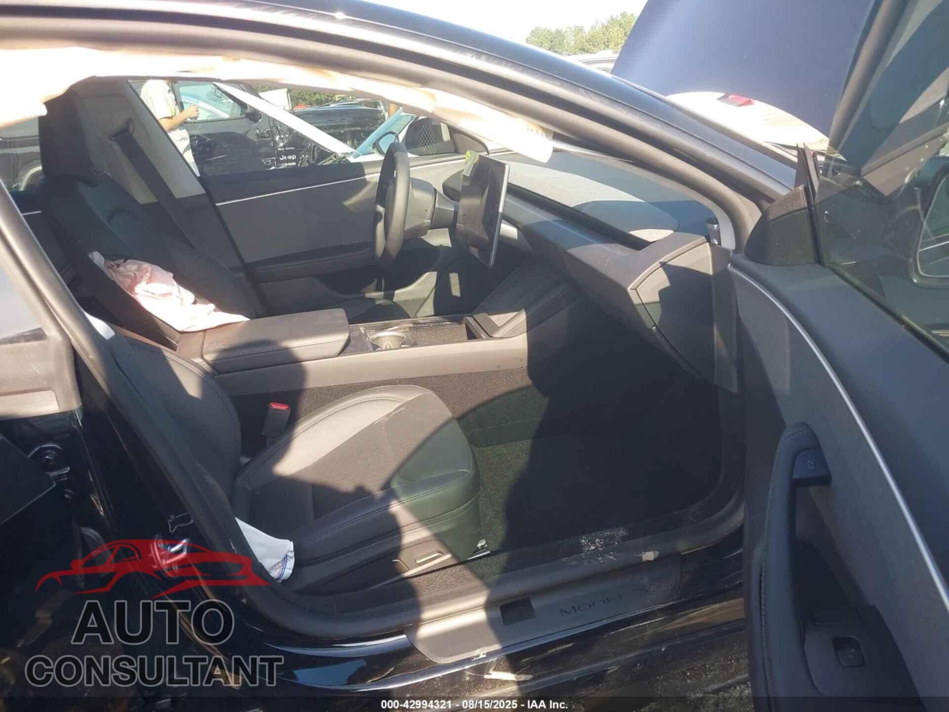 TESLA MODEL 3 2025 - 5YJ3E1EA7SF979056