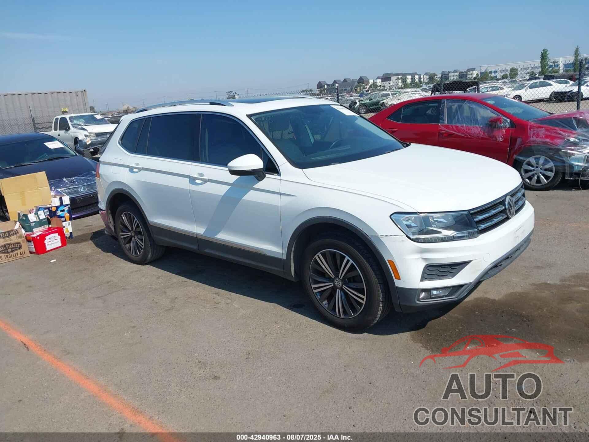 VOLKSWAGEN TIGUAN 2018 - 3VV3B7AX7JM072101