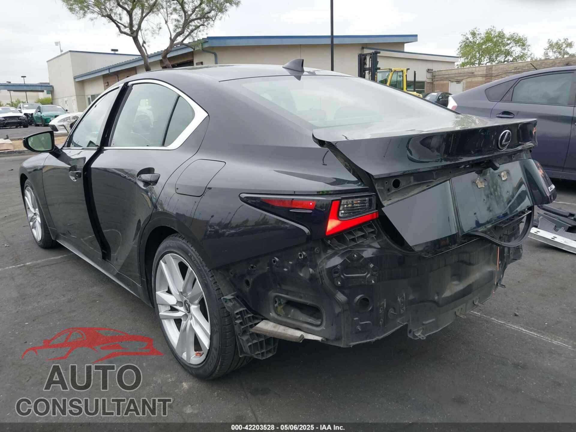 LEXUS IS 300 2021 - JTHAA1D29M5111530