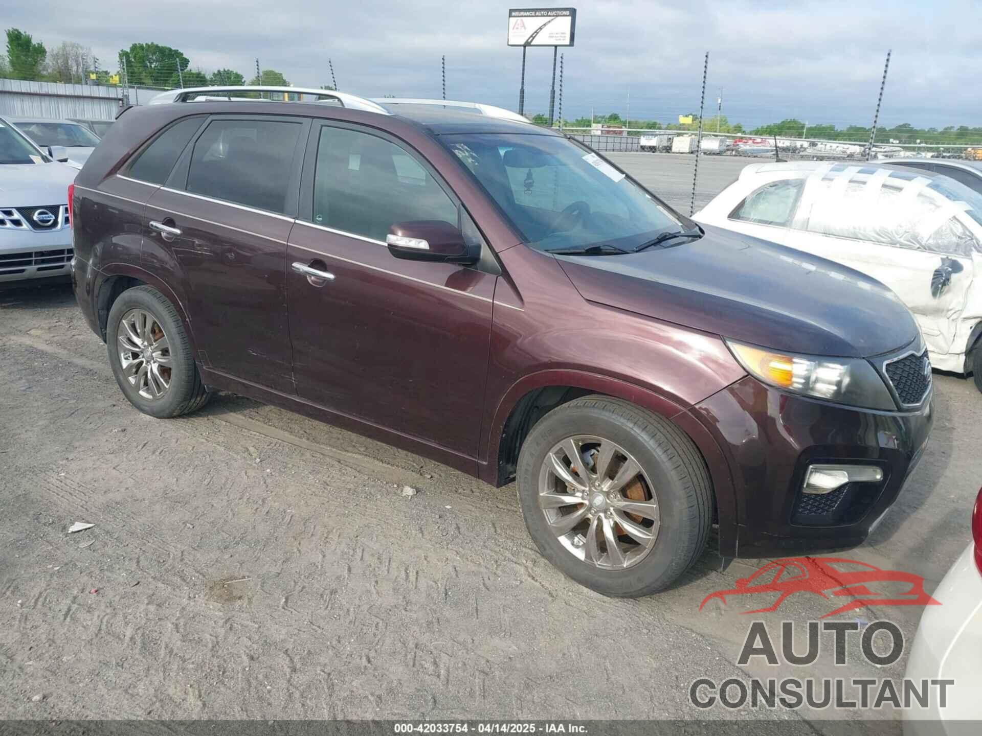 KIA SORENTO 2011 - 5XYKW4A28BG127753