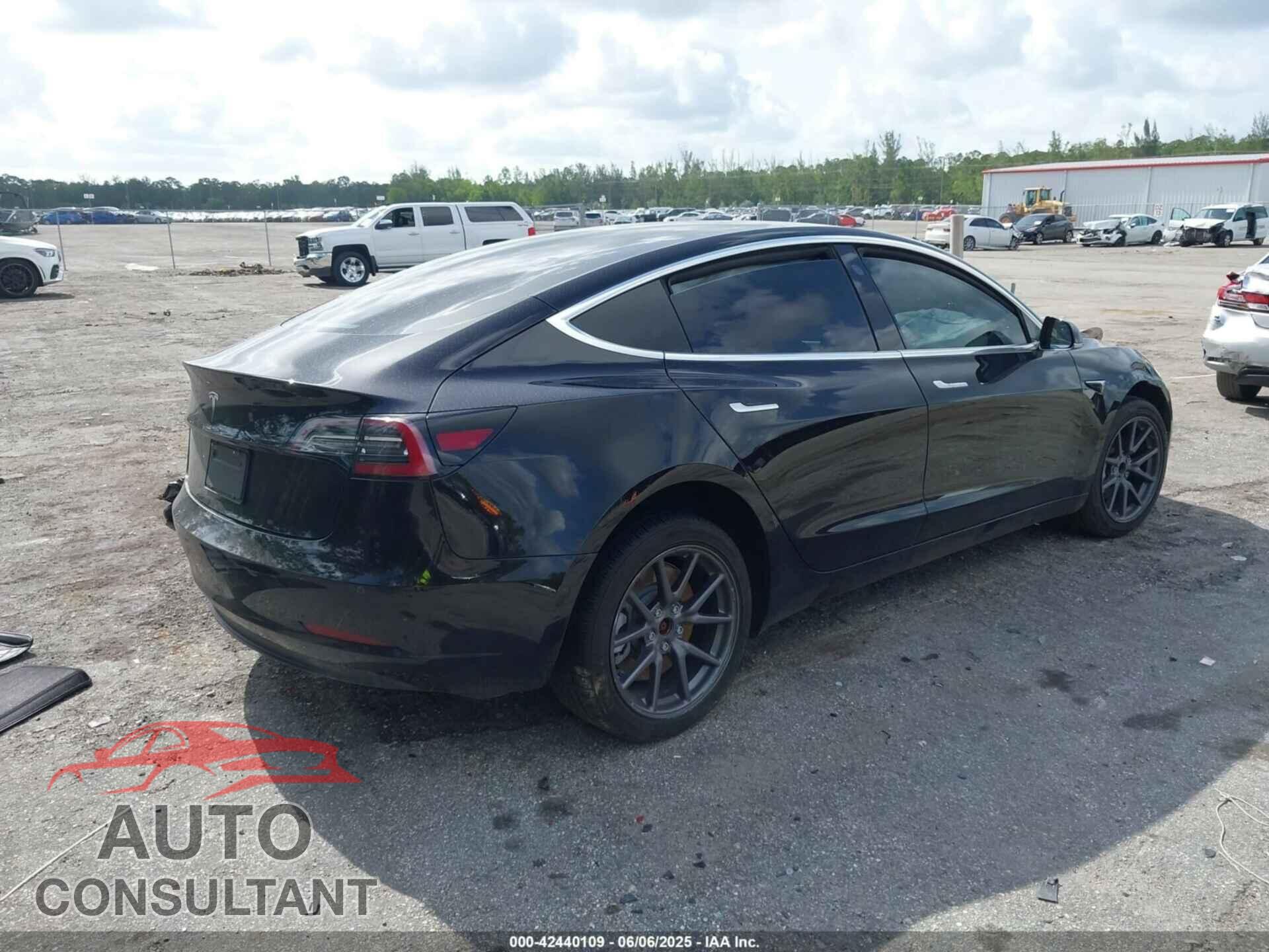TESLA MODEL 3 2019 - 5YJ3E1EA2KF394675