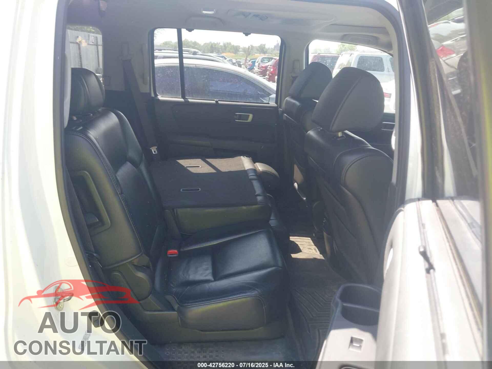 HONDA PILOT 2011 - 5FNYF4H92BB071796