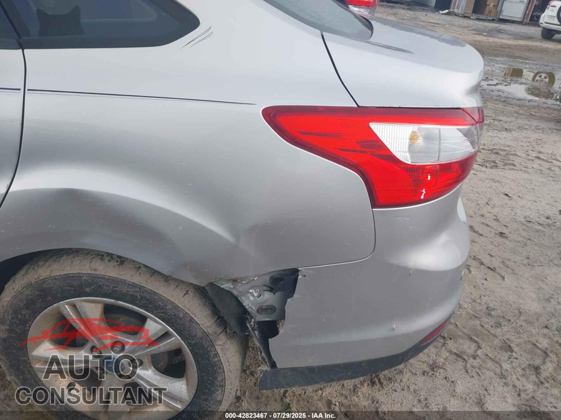 FORD FOCUS 2014 - 1FADP3F27EL221209
